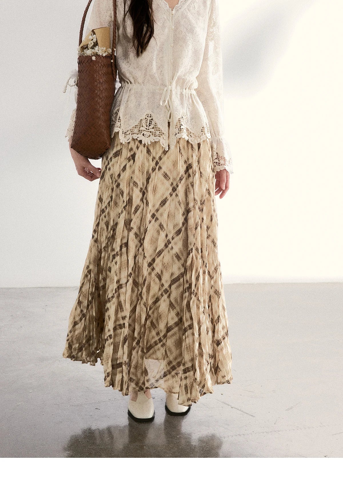 MISHOW Women's Lace V Neck Long Sleeve Shirts 2026 Spring Drawstring Waist Ruffled Hem Casual Loose Apricot Blouse MXF108X0998