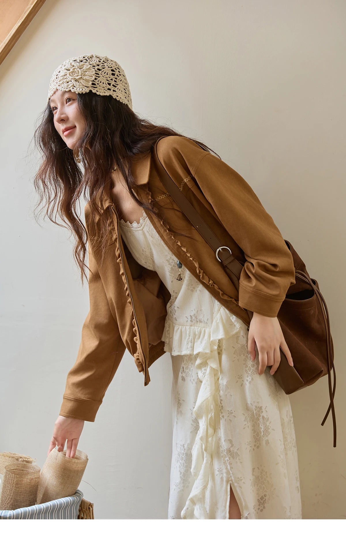 MISHOW Brown Suede Short Coat with Fungus Edge Pleating Autumn 2025 Lapel Zipper Casual Jackets Hem Elasticity Coats MXE43W0803