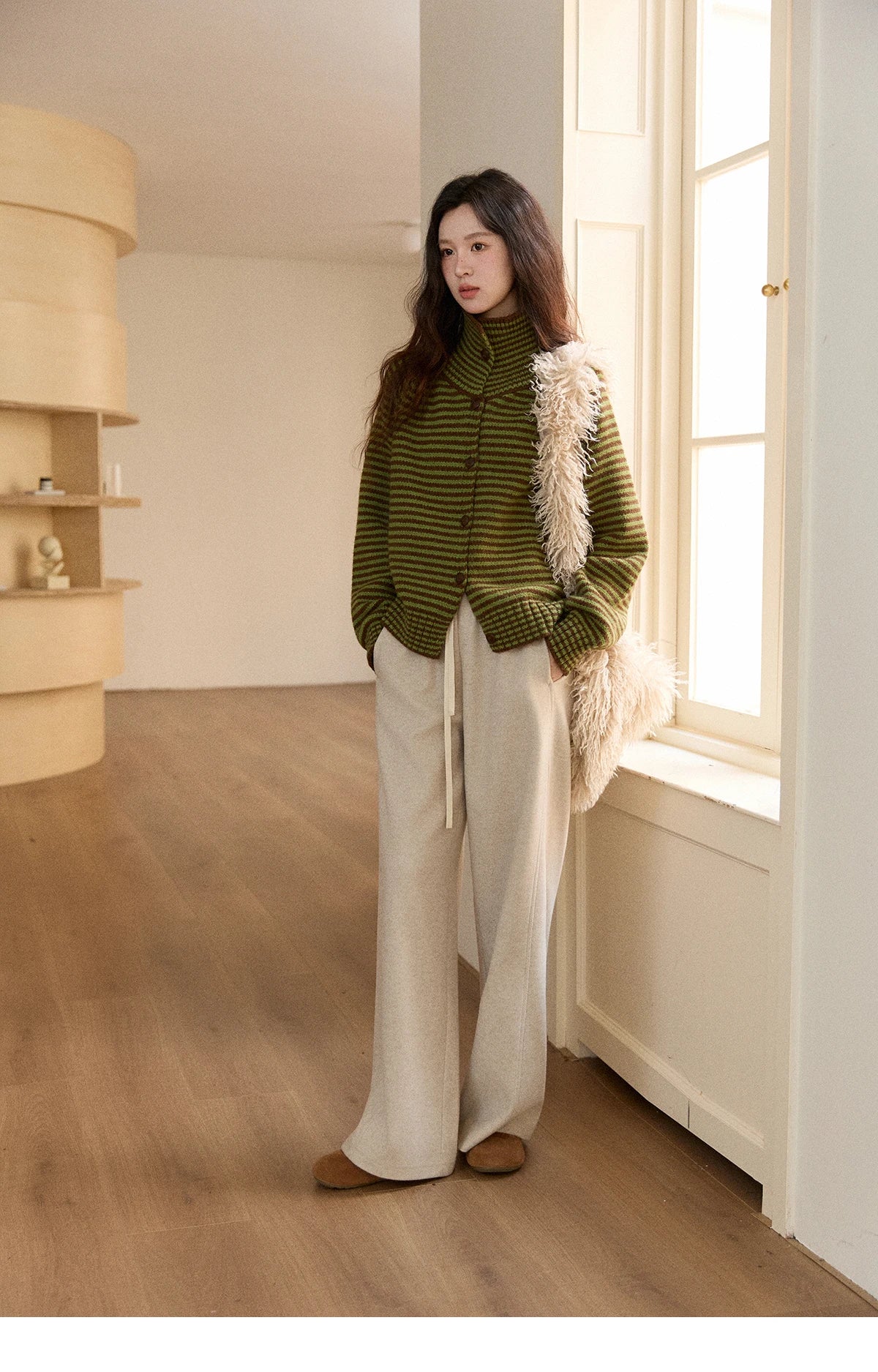 MISHOW New Striped Knitted Cardigan 2025 Autumn Winter Retro Stand-up Collar Raglan Sleeve Cardigan Commute Loose Top MXE88Z2690