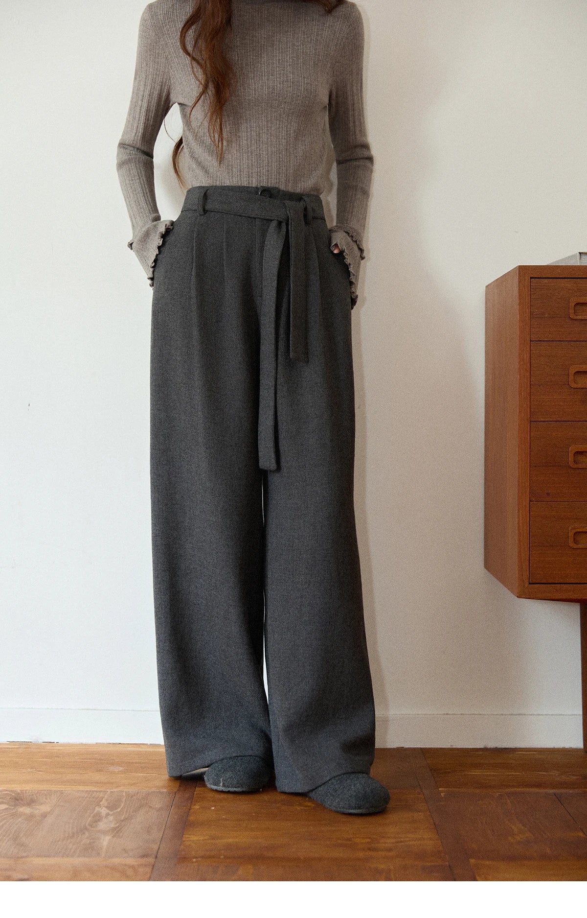 MISHOW Women's Winter Pants 2025 Retro Gray Wide-leg Pants Loose Warm Comfortable Commute Slim Trousers Woman Clothes MXE89K1099