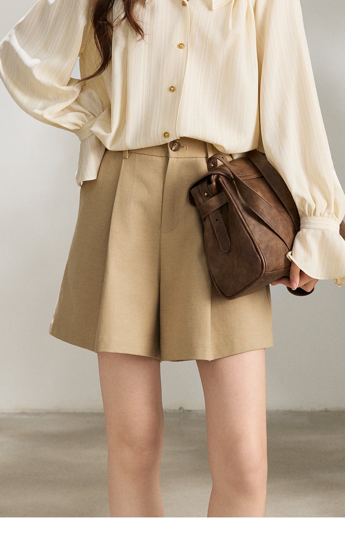 MISHOW Women's Khaki Wide Leg Shorts Spring High Waist Pleated Short Pants Back Elastic Waist Casual Loose Shorts MXF13K1202