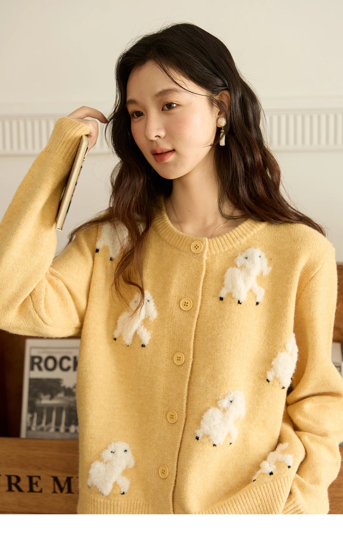 MISHOW Lamb Jacquard Knit Cardigan Women 2025 Autumn New Lambskin Round Neck Single-breasted Commuting Loose Sweater MXE48Z2571