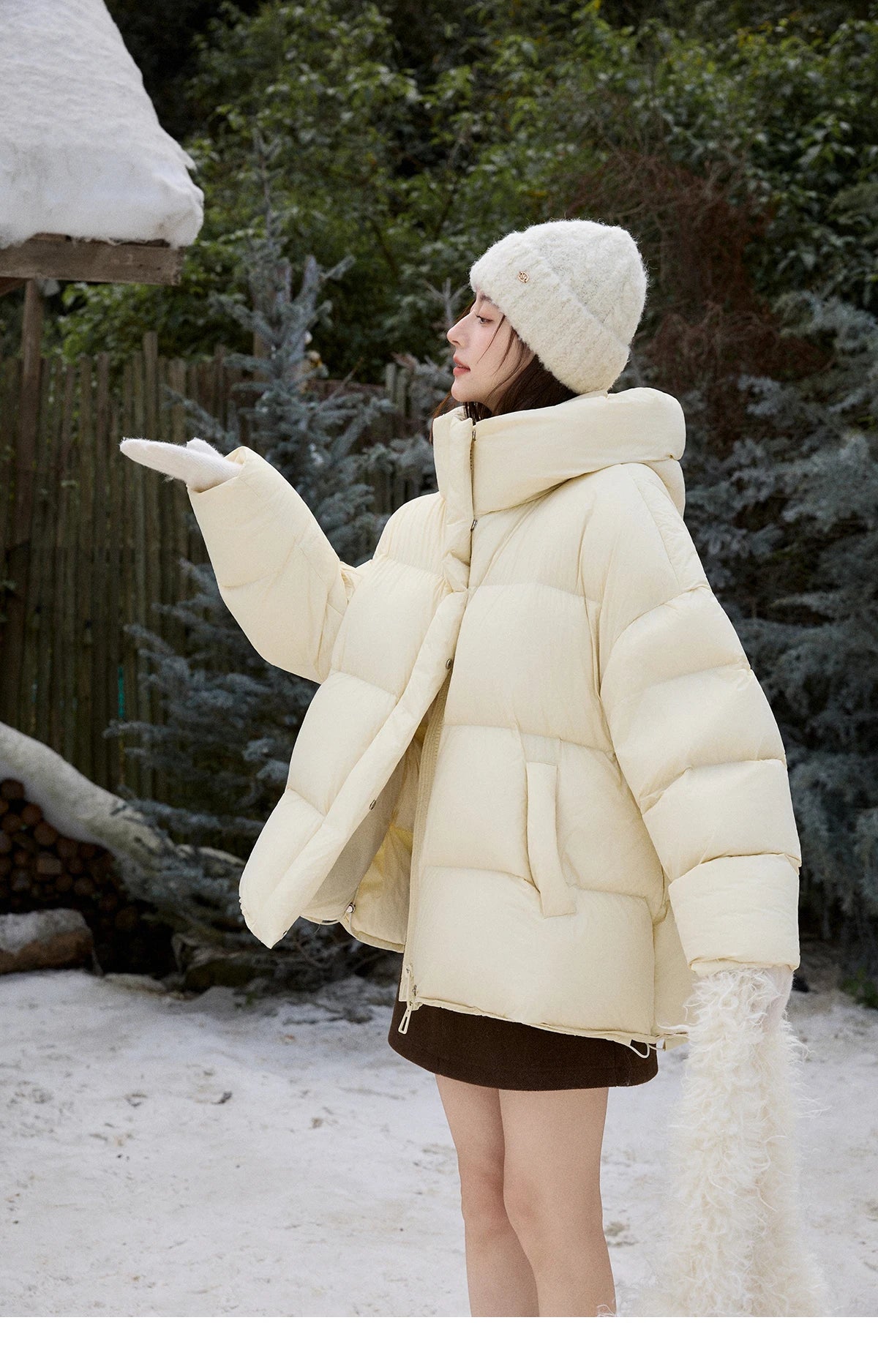 MISHOW Soft 90 Velvet Hooded Down Jacket for Women 2025 Winter Milk Yellow Bread Jacket Loose Jacket Warm Velvet Coat MXE92Y0090