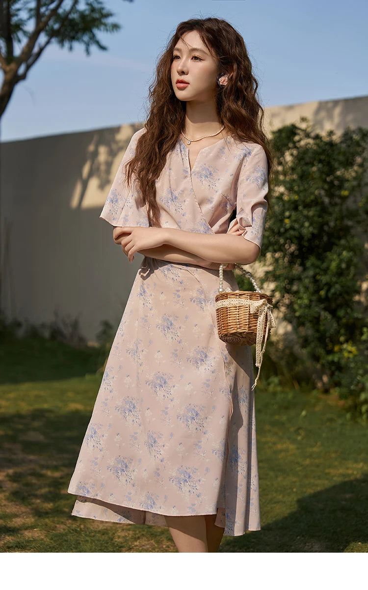 MISHOW Floral Puff Sleeve Dress for Women Summer French A-line V-Neck Lace-up Side Slit Temperament Tea Break Dresses MXC38L1413