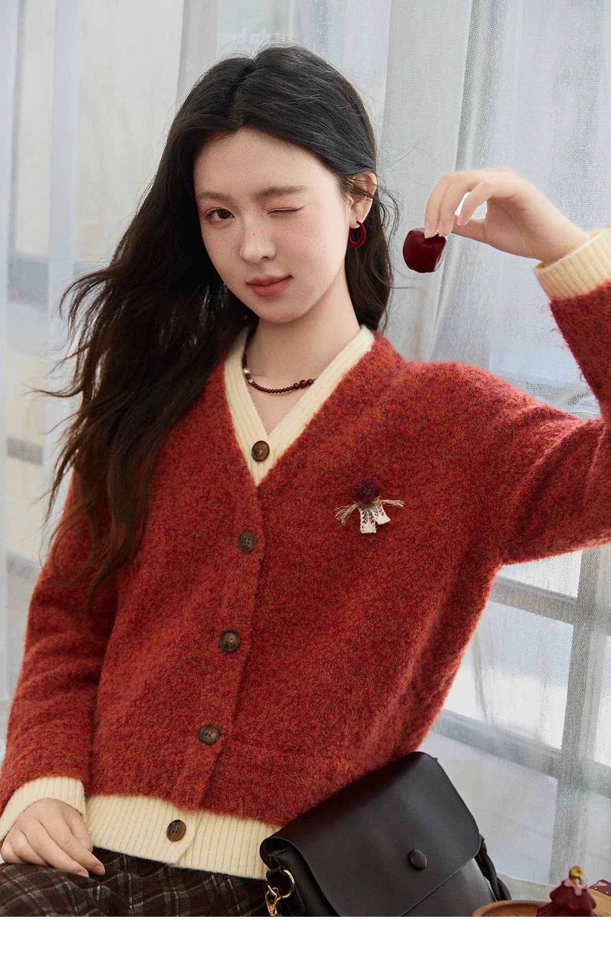 MISHOW Christmas Women’s Knitwear Cardigan Winter 2025 Faux Fur Tops V-neck Warm Sweater Fake Two Contrasting Sweater MXE91Z2777