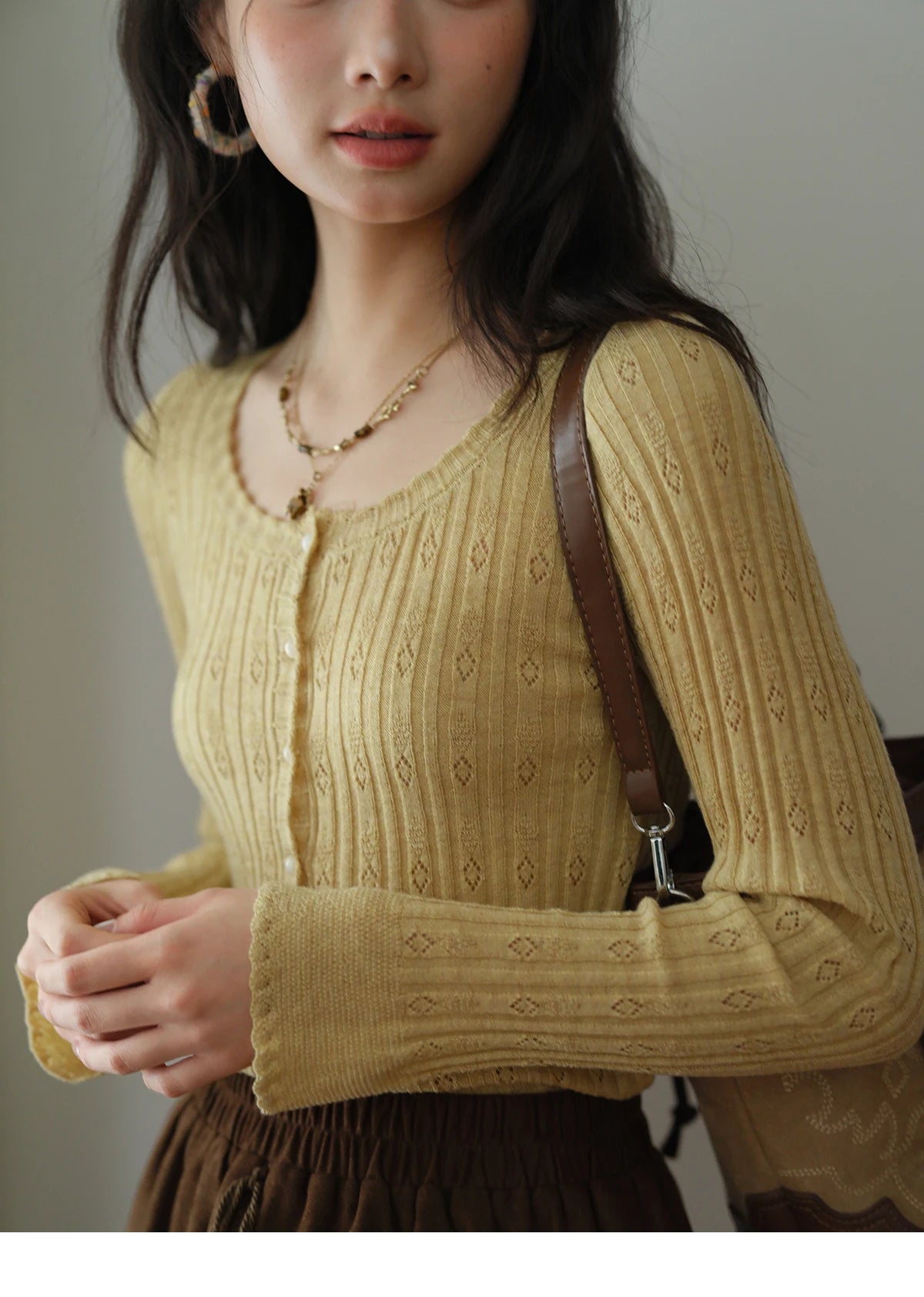 MISHOW Pit Stripe Thin Knitted Sweater for Women Autumn 2025 French Retro Round Neck Cardigan Temperament Casual Top MXE42Z1374