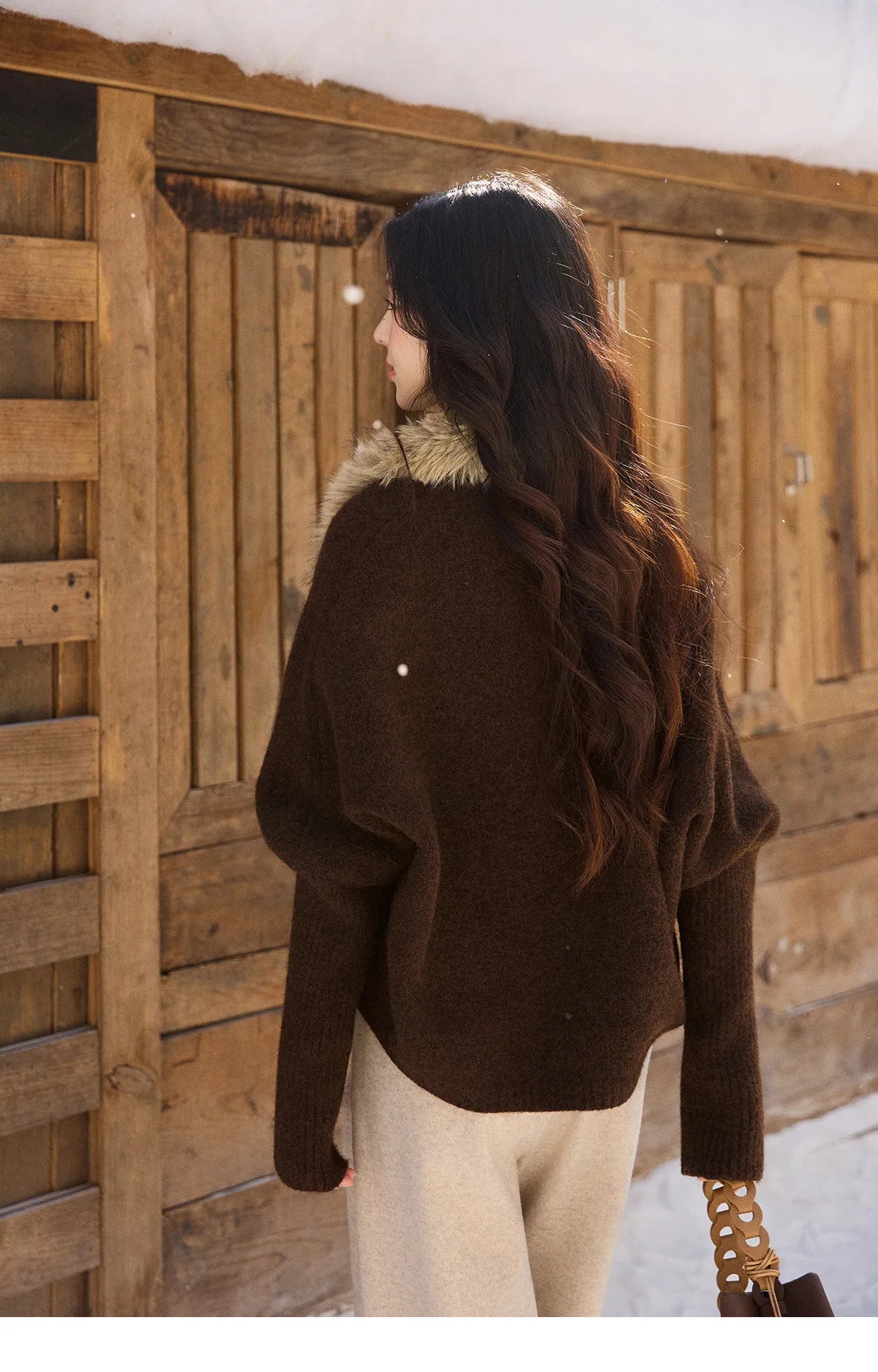 MISHOW Women's Brown Knitted Cardigan 2025 Winter Faux Fur Collar Batwing Sleeve Tops Warm Loose Outerwear Beltless MXE94Z2954