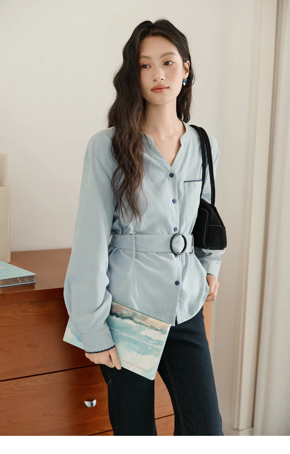 MISHOW Women's Haze Blue Peach Skin Velvet Shirt Autumn 2025 Contrast Color Design Waist Shirts Commute Versatile Top MXE47X2497