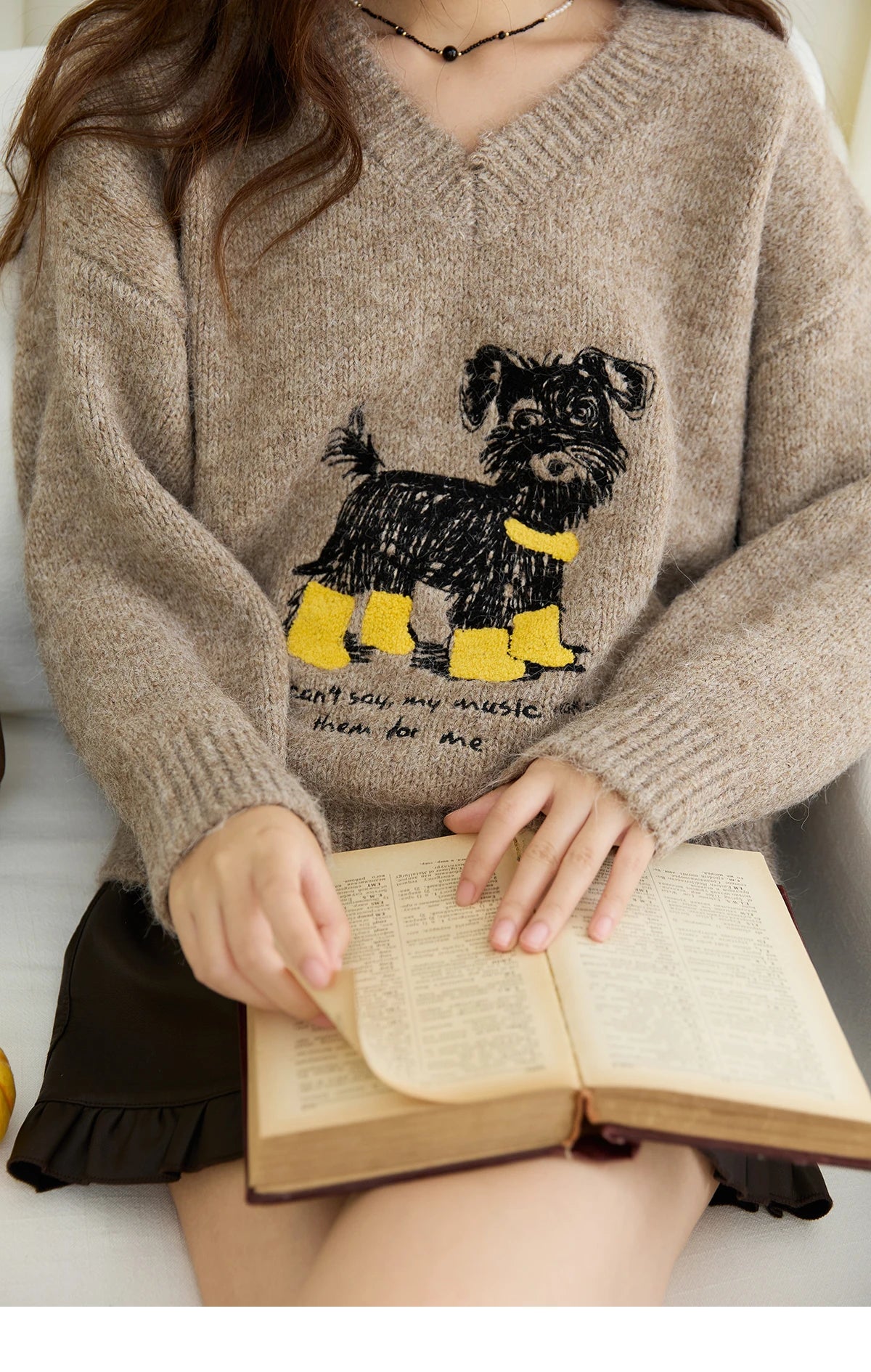 MISHOW Women's Long Sleeve Pullovers 2025 Autumn Winter New Puppy Embroidery Loose Casual V Neck Knit Sweater Luxury  MXE48Z2570