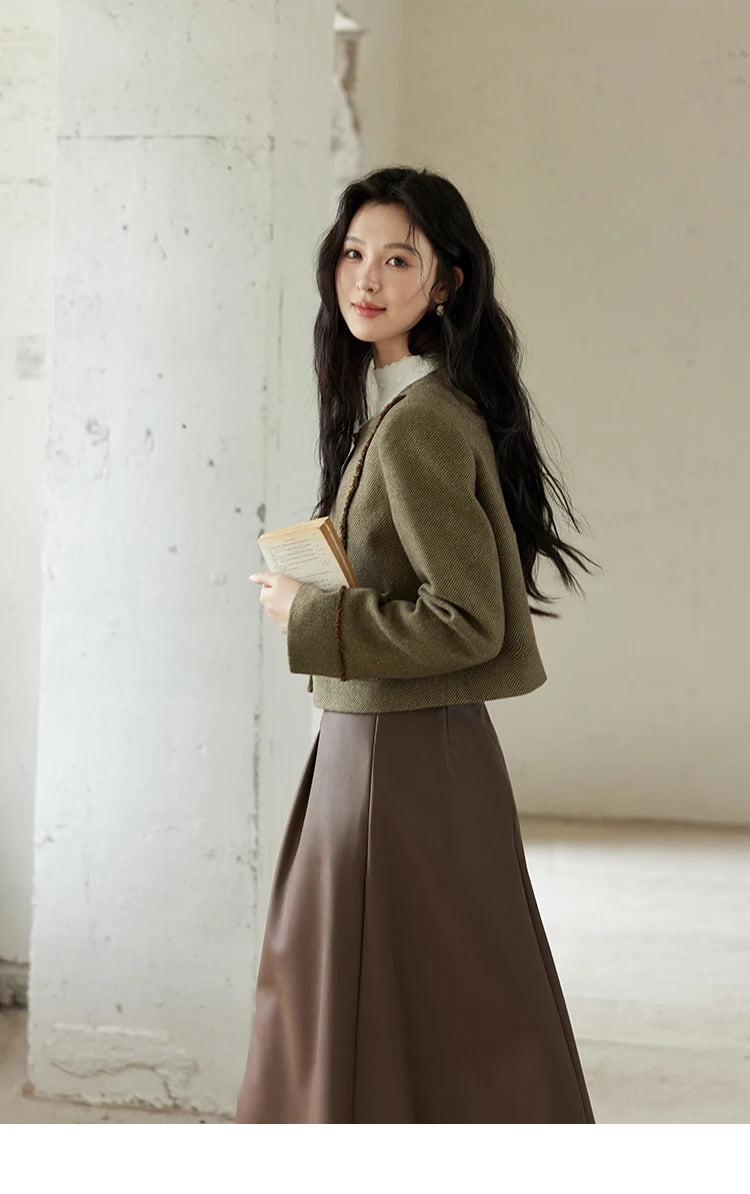 MISHOW Fashion Plaid Tweed Coat Women Premium Elegant Gentle Tweed Jacket Single Breasted Long Sleeve Loose Short Top MXD46W0449