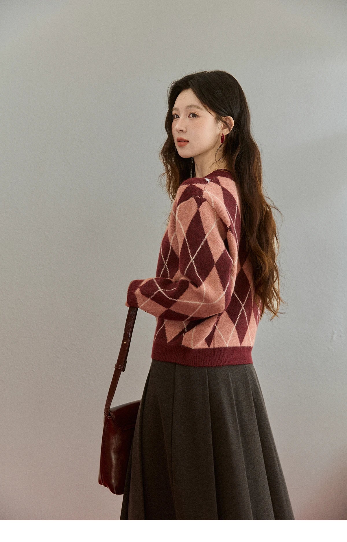 MISHOW Christmas Retro Diamond Grid Sweater Cardigan for Women 2025 Winter O-neck Contrasting Thick Knitted Sweaters MXE91Z2773