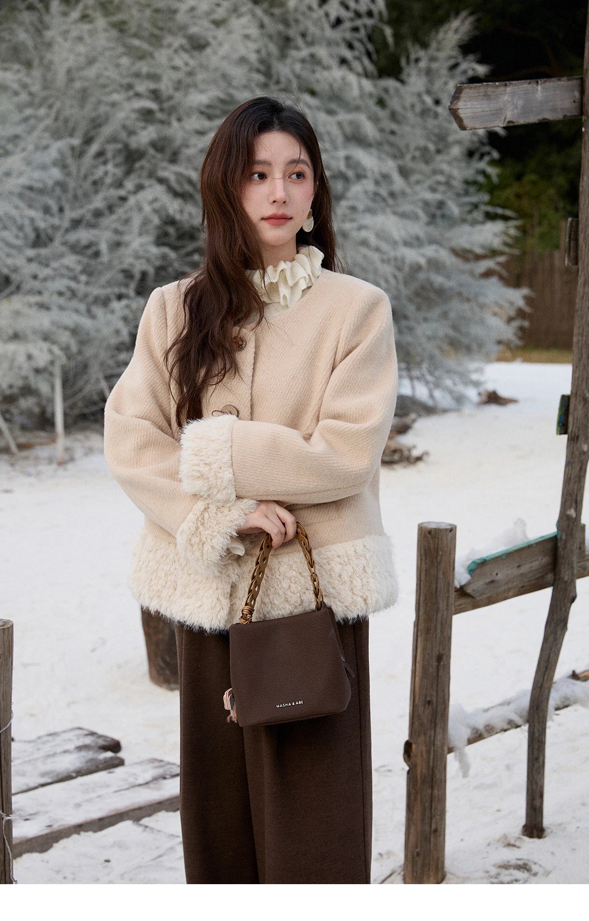 MISHOW Retro Apricot Wool Thickened Short Coat 2025 Winter Plush Splicing Coat Placket Vintage Handmade Buttons Coat MXE92W0998