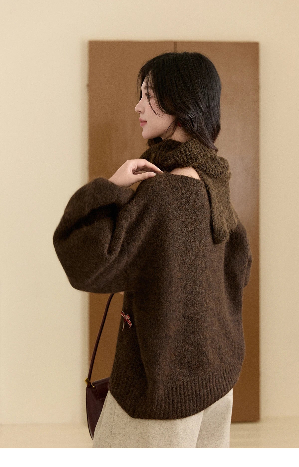 MISHOW Women's French Retro Plaid Bow Sweater 2025 Winter Detachable Shawl Collar Thick Lantern Sleeve Knitted Tops MXE93Z2946