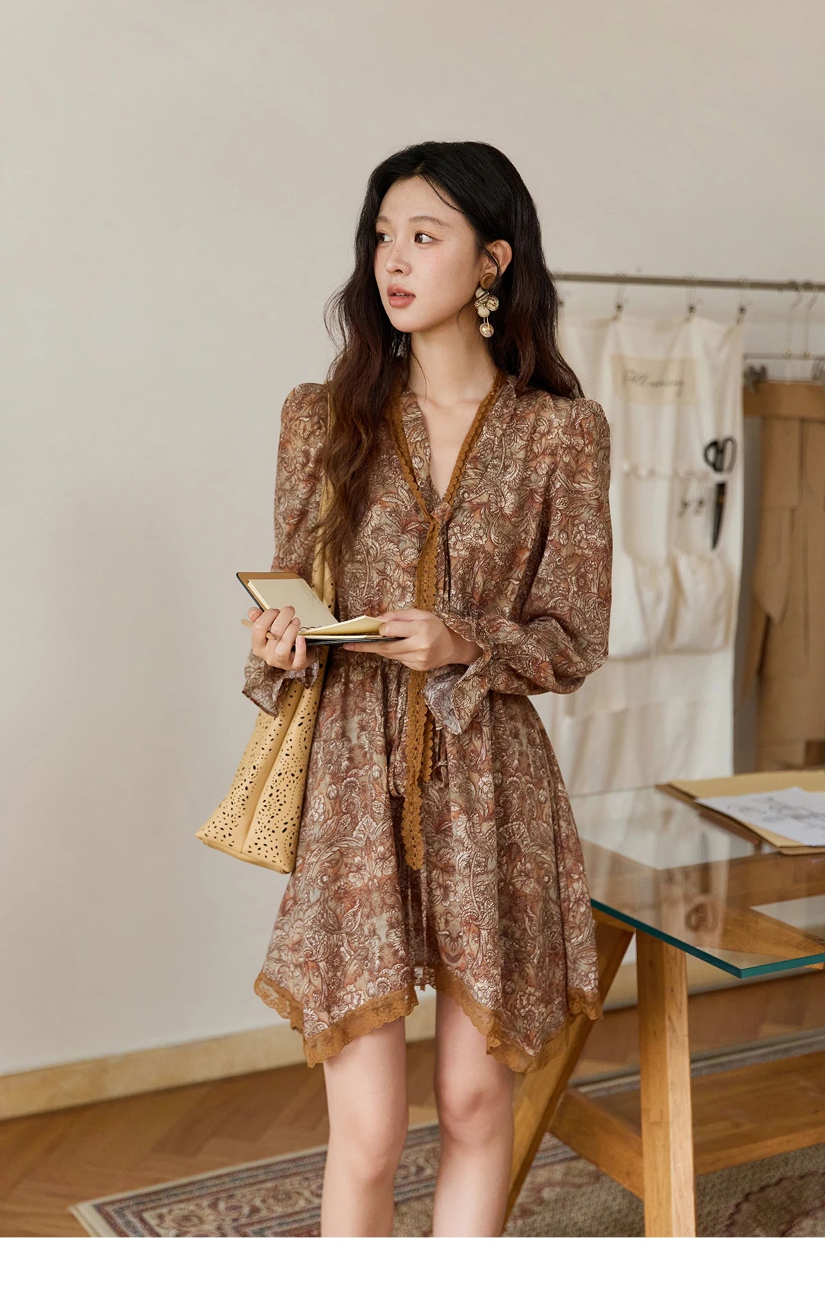MISHOW Mini Dress for Women's French Vintage Printed Dress 2025 Autumn New Elegant Long-Sleeve Dinner Dresses Luxury MXE46L2518