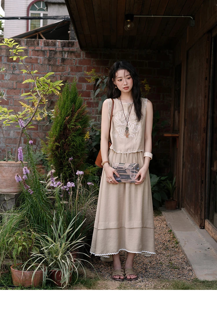 MISHOW Two-Piece Ladies Set 2025 Summer Hollow Out Embroidery Top Lace Spliced Elastic Waist Half Skirt Female Set MXE35T0594