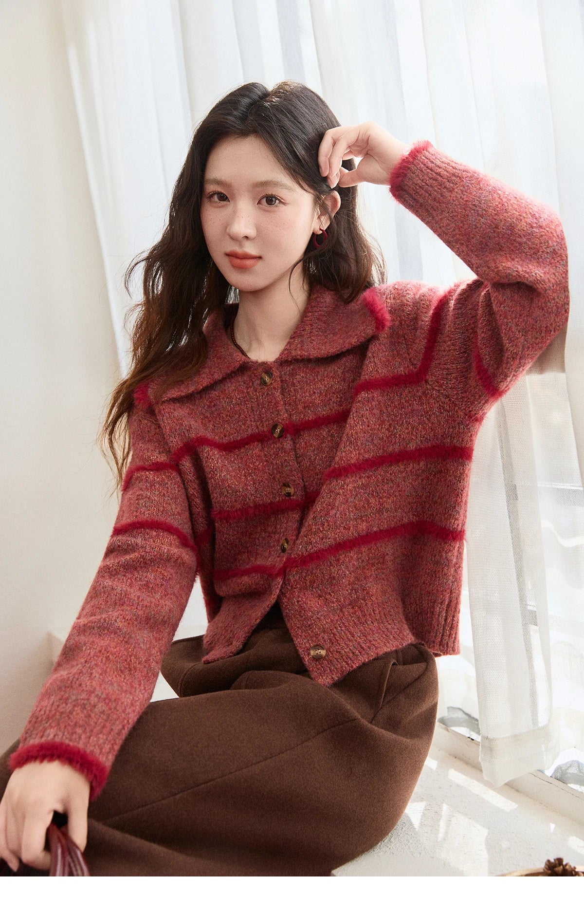 MISHOW Christmas Women's Retro Red Striped Large Lapel Knitted Cardigan 2025 Winter Color Block Fleece Patchwork Tops MXE94Z2888