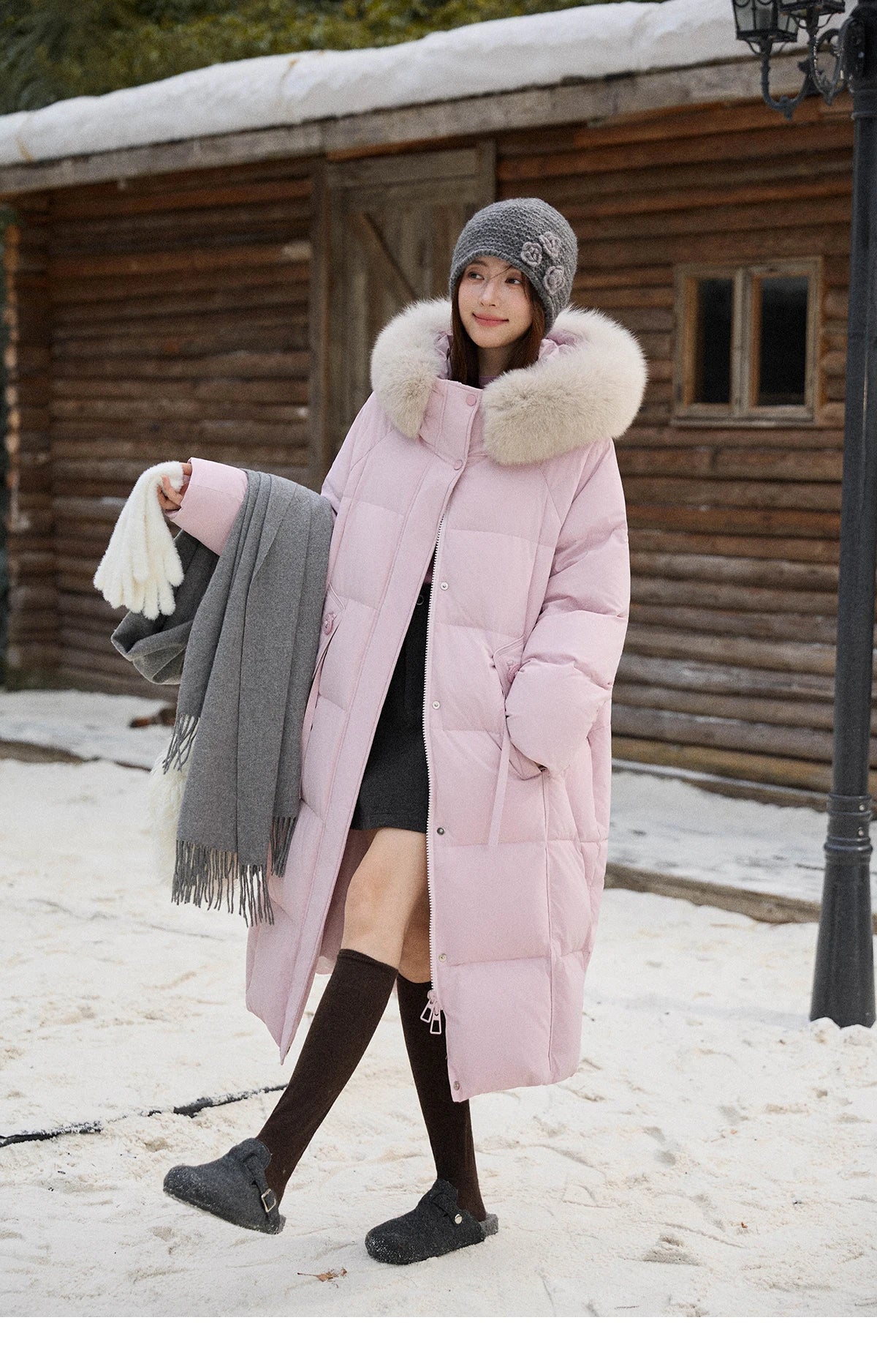 MISHOW Women's Winter Coat with Hood 2025 Fashion Solid Commute Long Down Jacket Windproof Warm Down Coat Luxury MXE51Y0079