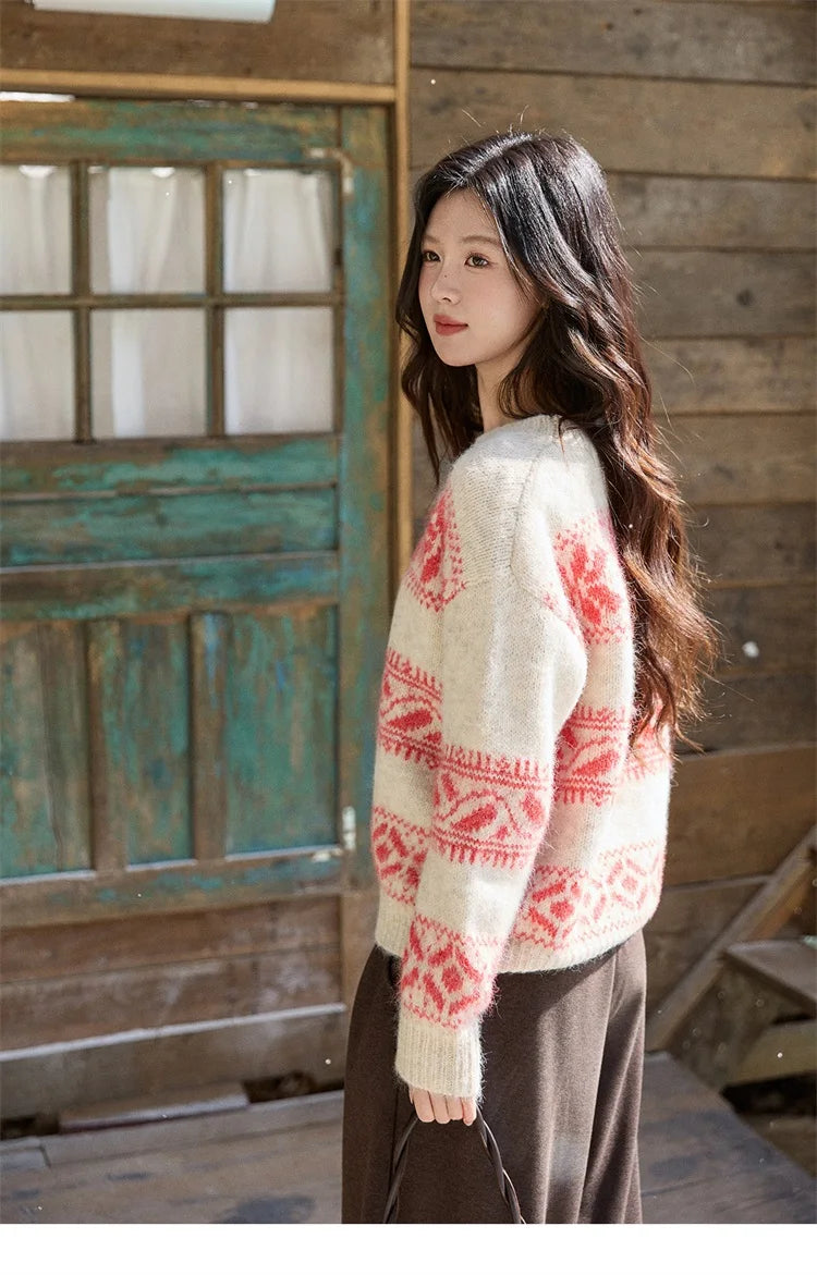 MISHOW Christmas Geometric Jacquard Sweater for Women 2025 Winter Beige White Wool Round Neck Loose Knitted Sweater MXE93Z2938