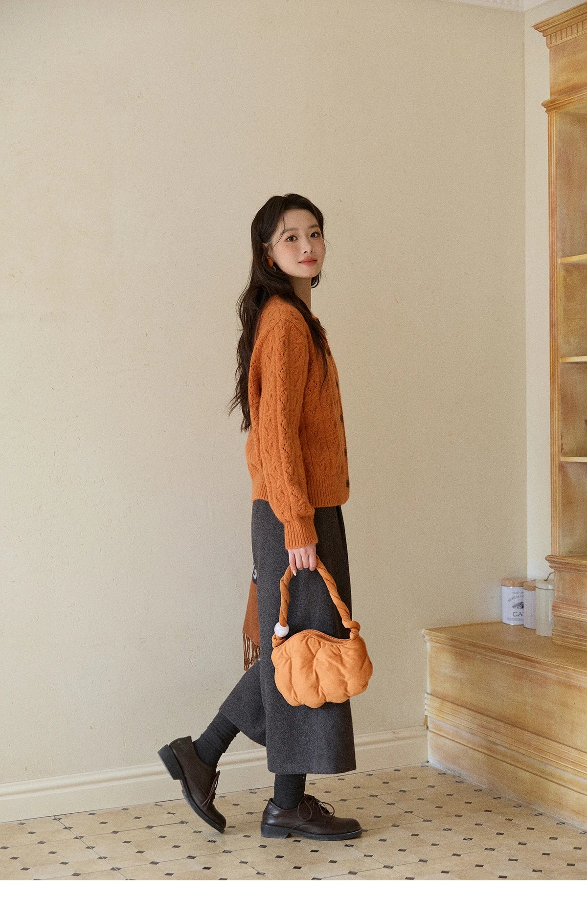 MISHOW Cardigan Woman 2025 Winter Fashion Orange Cable Knit Cardigan Floral Embroidery Retro O-neck Thick Knit Top MXE86Z2737