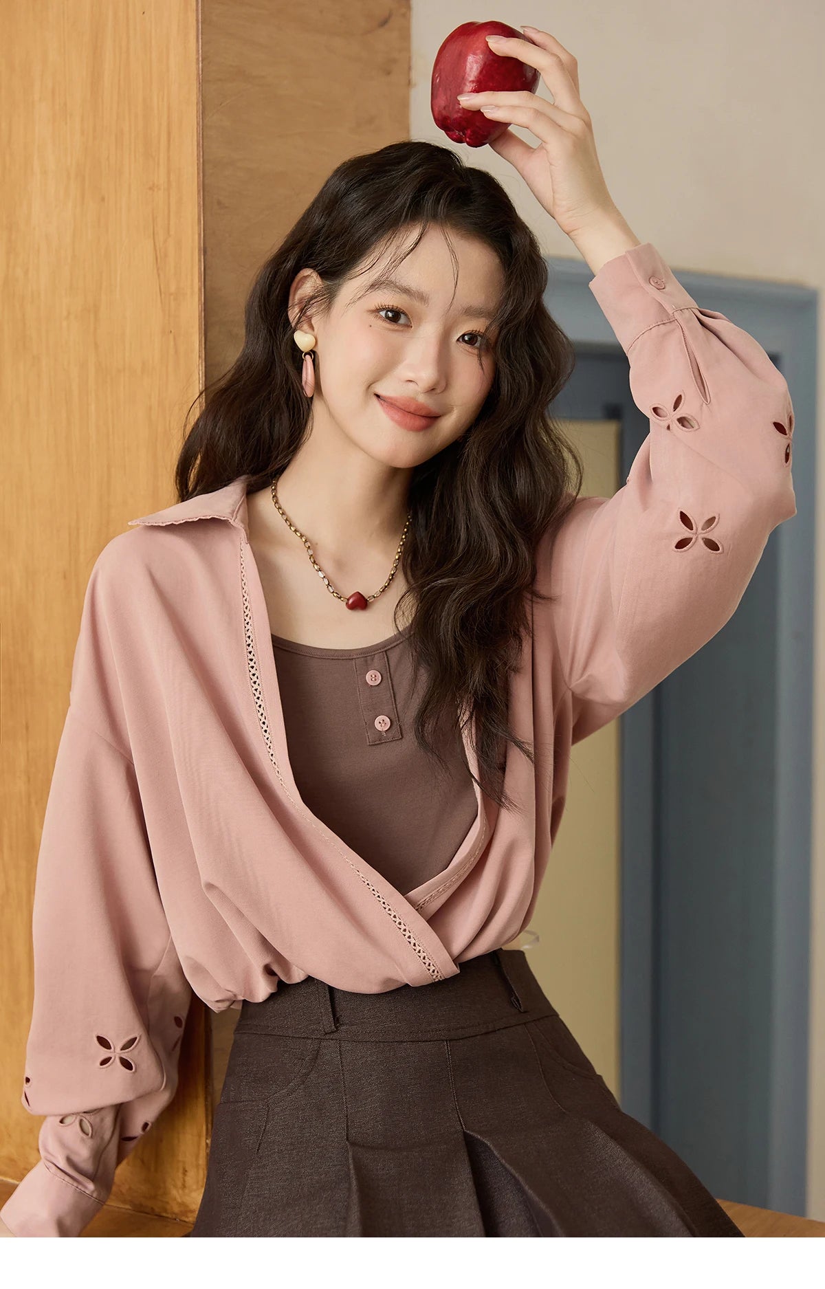 MISHOW Elegant Woman Blouse 2025 Autumn Loose Fitting Fake Two-piece Contrasting Color V-neck Tops Ladies Clothing	MXE45C2403