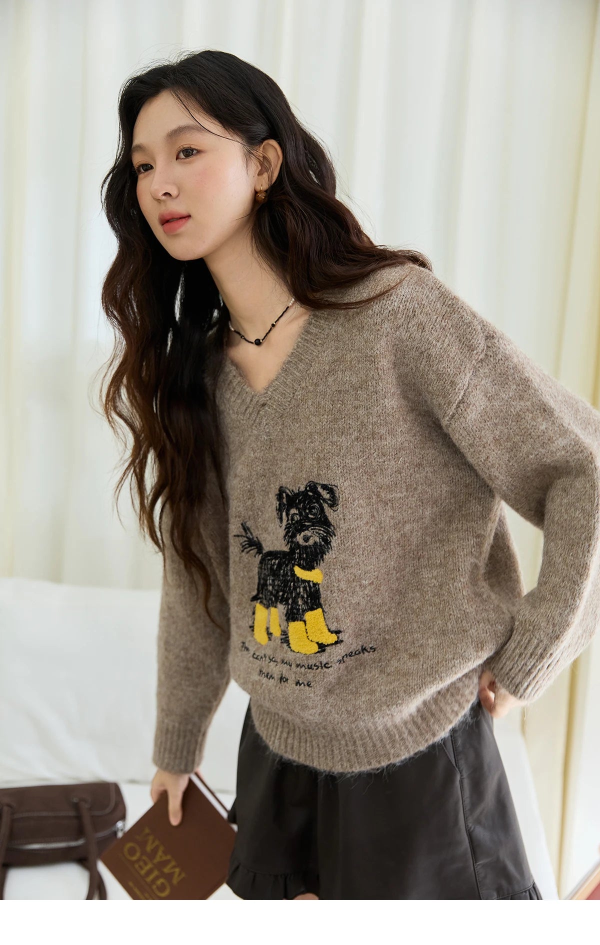 MISHOW Women's Long Sleeve Pullovers 2025 Autumn Winter New Puppy Embroidery Loose Casual V Neck Knit Sweater Luxury  MXE48Z2570