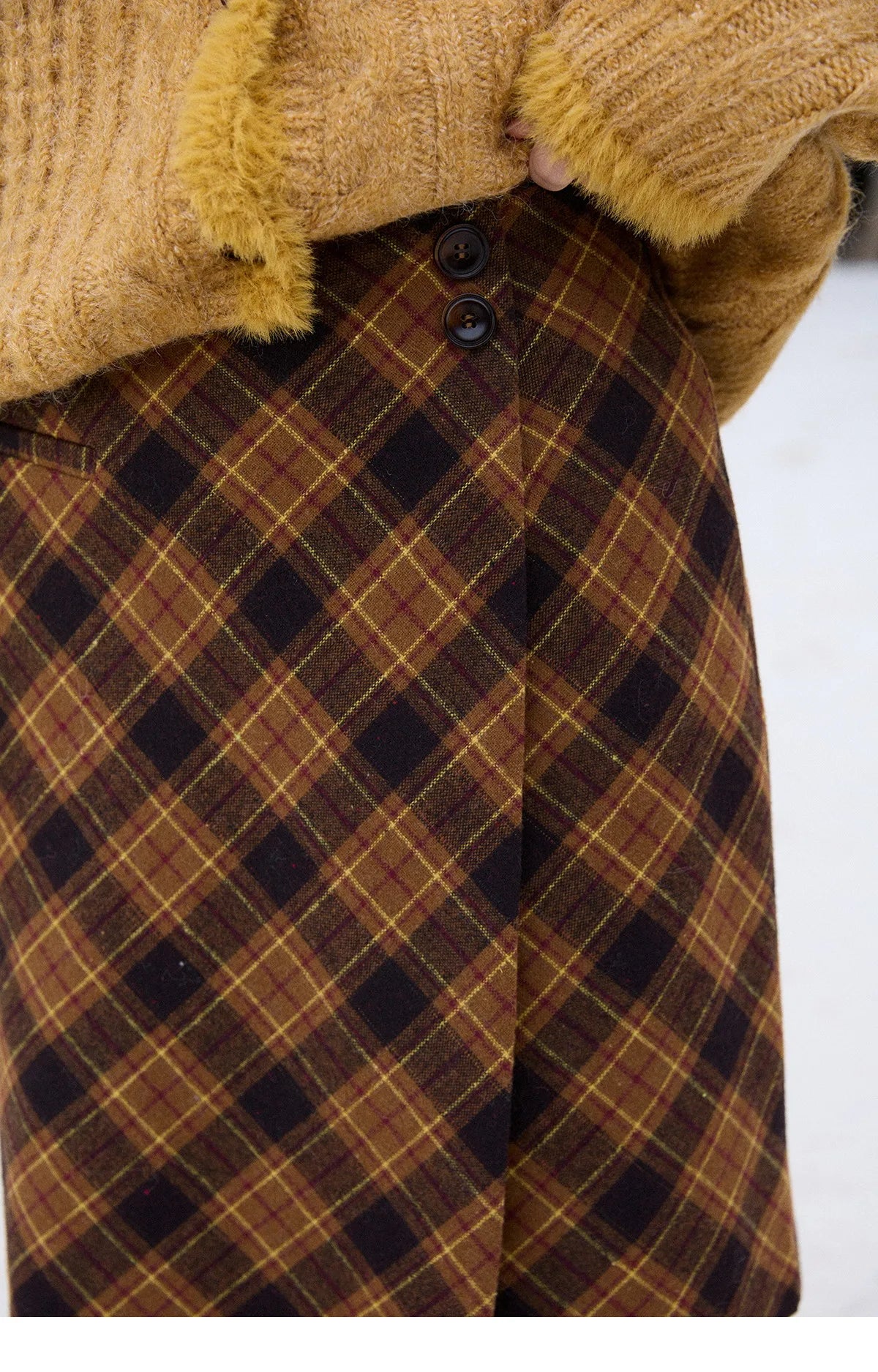 MISHOW Retro Plaid Brushed Skirt for Women Winter 2025 High Waist Slim Thick Skirt Side Invisible Zipper Warm Skirts MXE91B2457