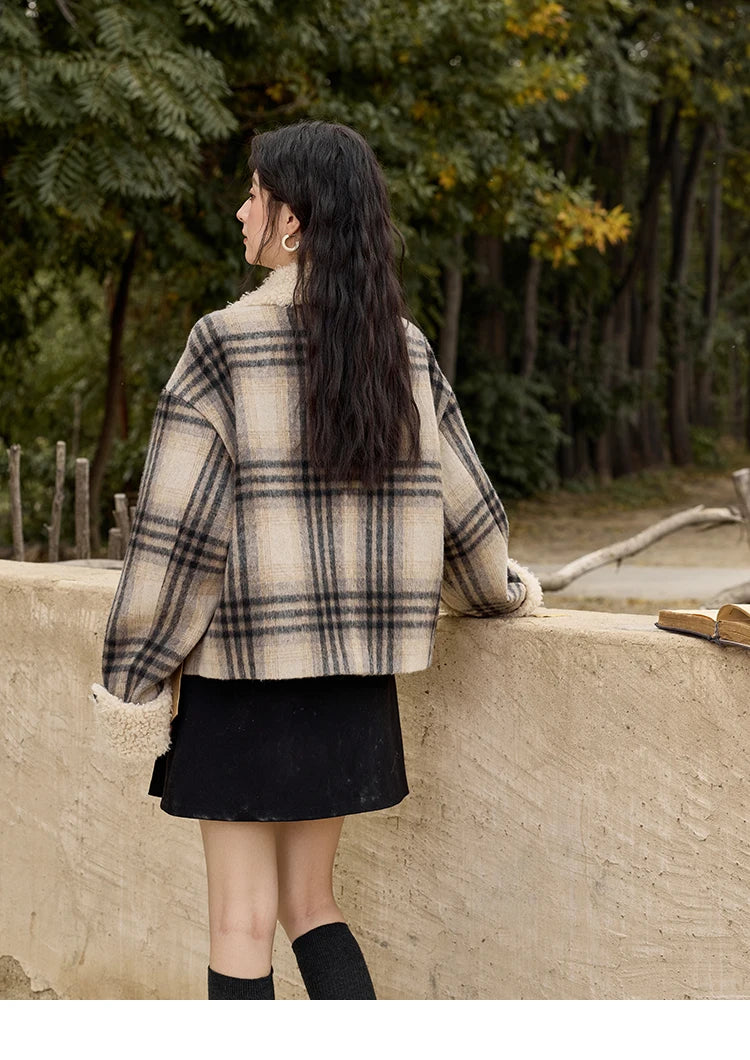 MISHOW Retro Plaid Tweed Jacket Women Double-breasted Long Sleeved 2024 Winter New Fashion Lamb Wool Lapel Loose Coat MXD56W0536