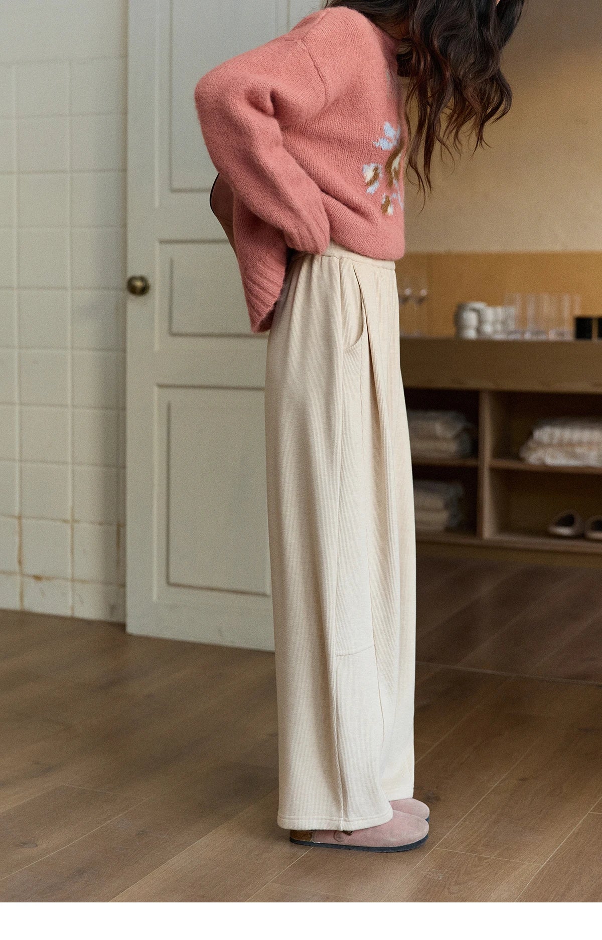 MISHOW Women's Fleece Lined Straight Knit Pants 2025 Autumn Winter Elastic Waist Casual Commute Trousers with Pockets MXE92K1131