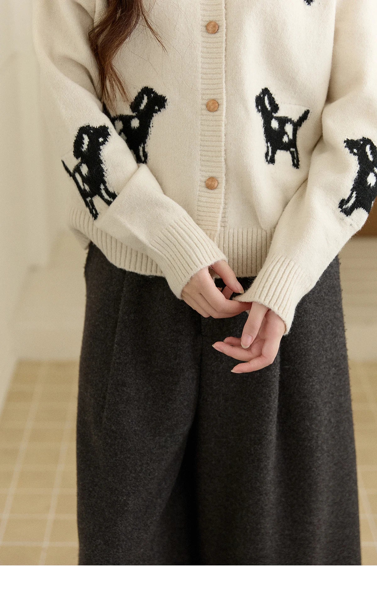 MISHOW Women's Puppy Jacquard Knit Cardigan 2025 Winter Single-breasted Crew Neck Top Warm Loose Sweaters Office Lady MXE93Z2950