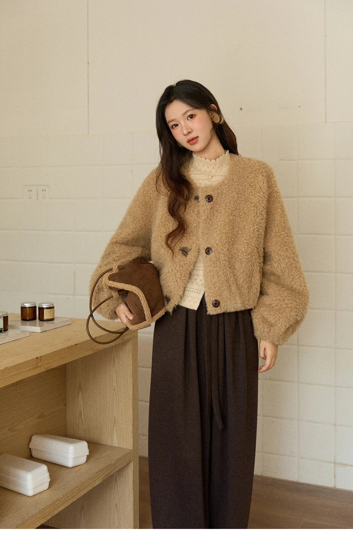 MISHOW Women's Lamb Wool Jacket 2025 Winter Retro Casual Coat Crew Neck Long Sleeve Soft Jacket Commuting Windproof MXE90W0995