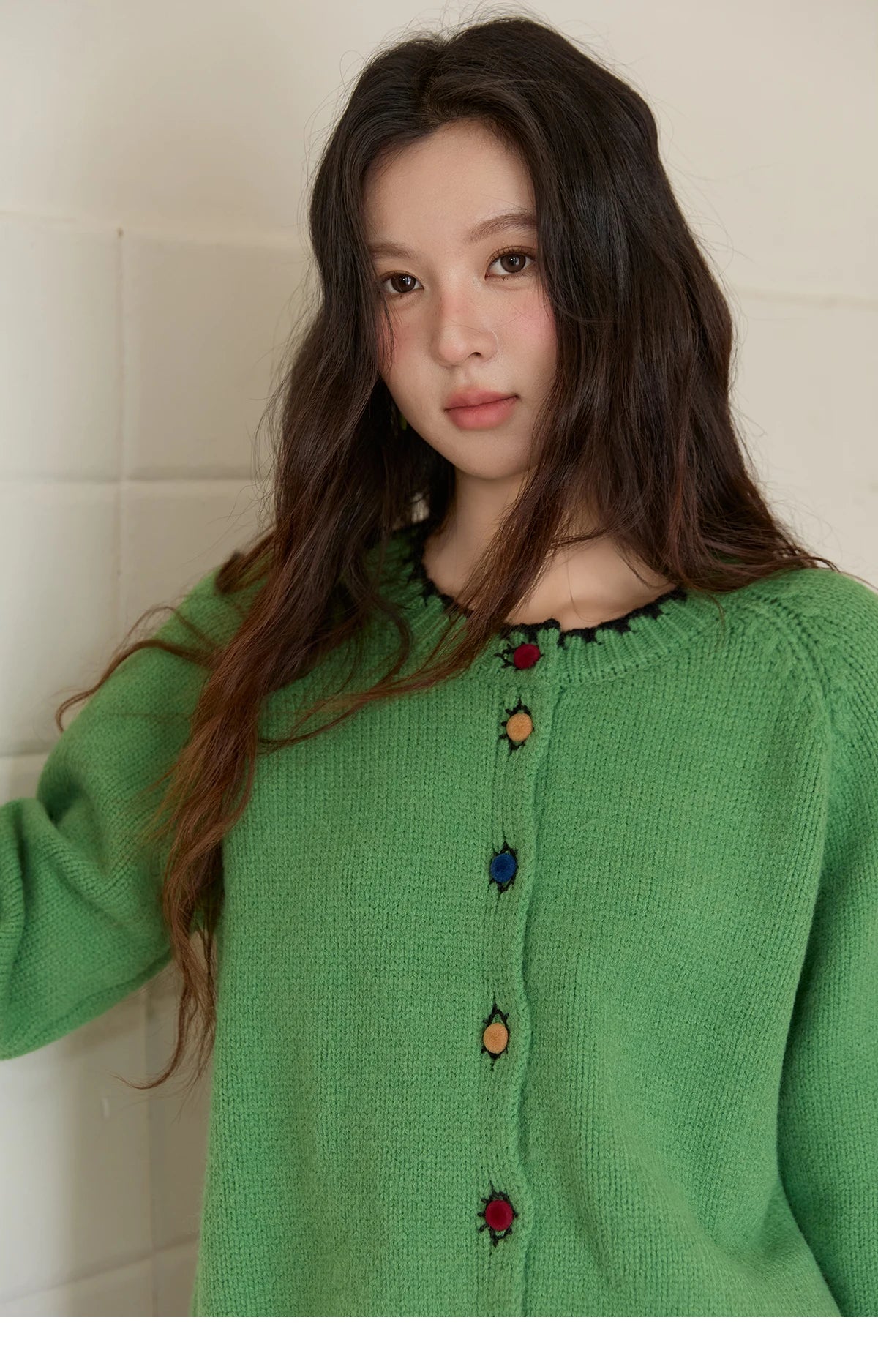 MISHOW Color Button Thickened Sweater for Women 2025 Winter Minimalist Loose Crew Neck Long Sleeves Cardigan Ladies MXE88Z2688