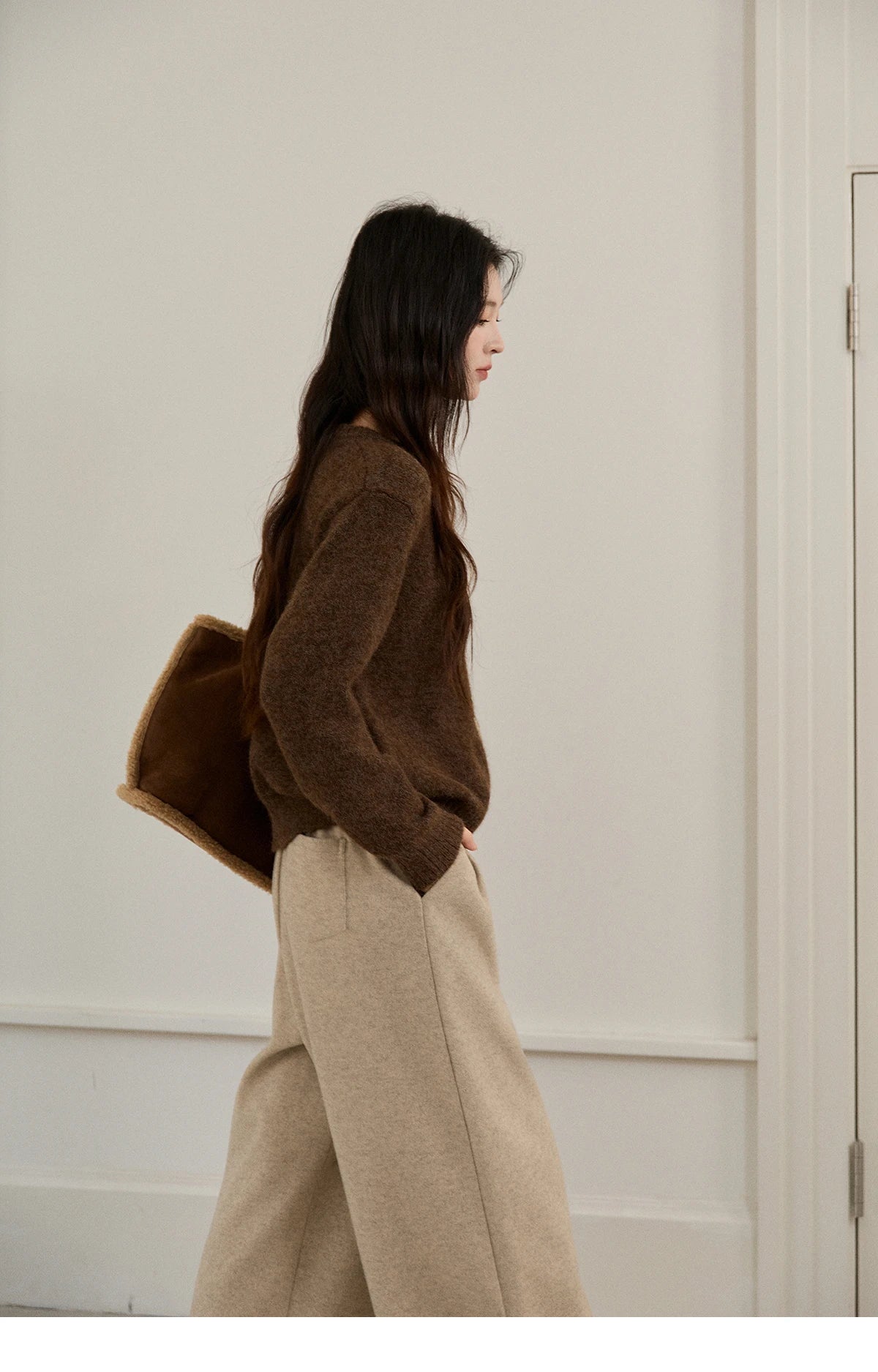 MISHOW Women's Brown Knitted Sweater 2025 Autumn Winter Cat Pattern Jacquard Crew Neck Sweaters Loose Pullover Tops MXE94Z2991