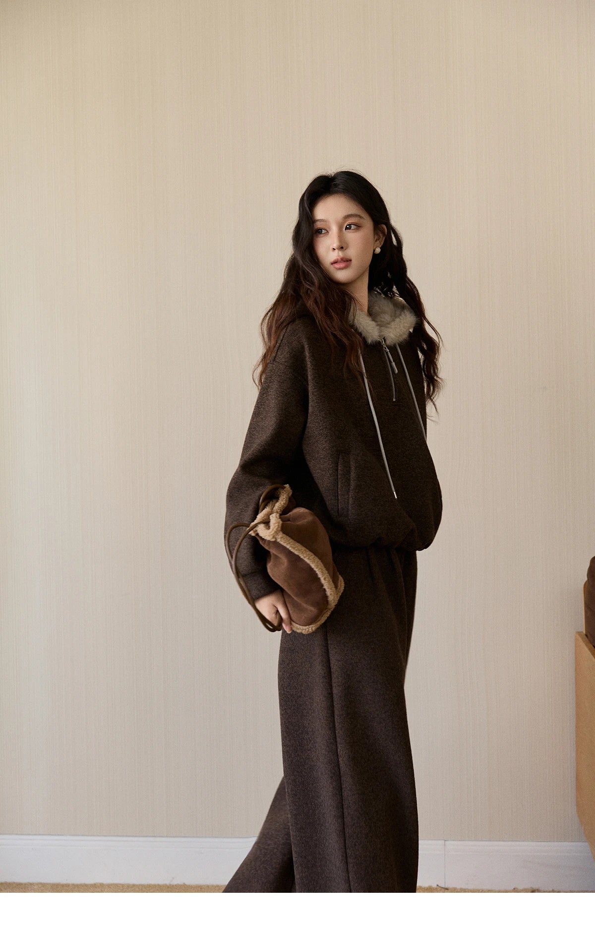 MISHOW Women's Brown Two-Piece Set 2025 Winter Faux Fur Hood Sweatshirt Elastic Waist Wide-Leg Pants Warm Casual Sets MXE94T1476