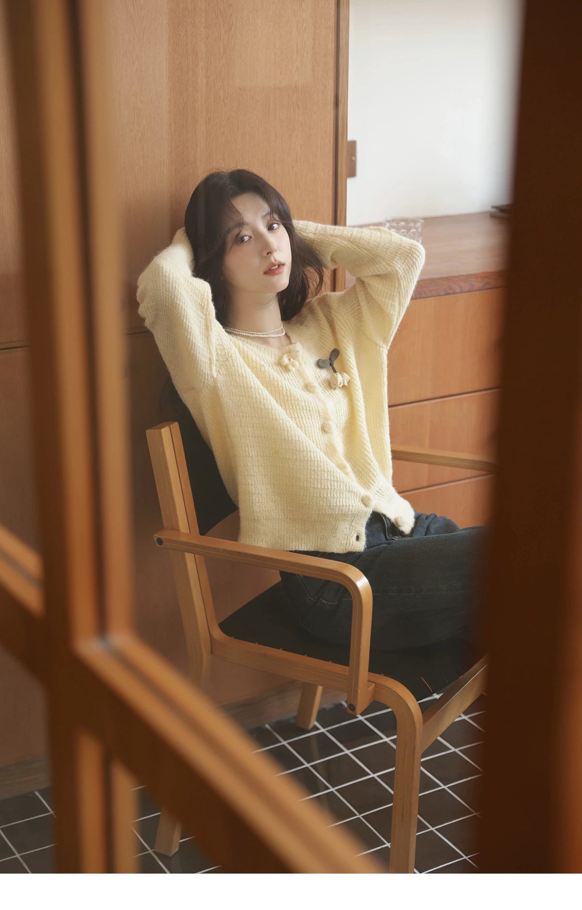 MISHOW Women's Knit Cardigan 2025 Autumn Elegant Camellia Brooch Round Neck Long-Sleeve Top Solid Commute Outerwear MXE44Z1390