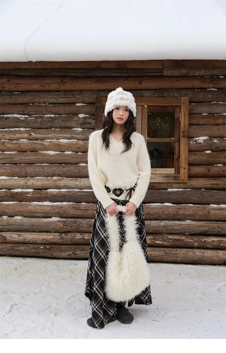 MISHOW  Luxury Women Sweaters 2025 Winter Elegant V-neck Thick Pullovers Retro Ribbed Cuff Versatile Long-sleeved Top MXE87Z2755