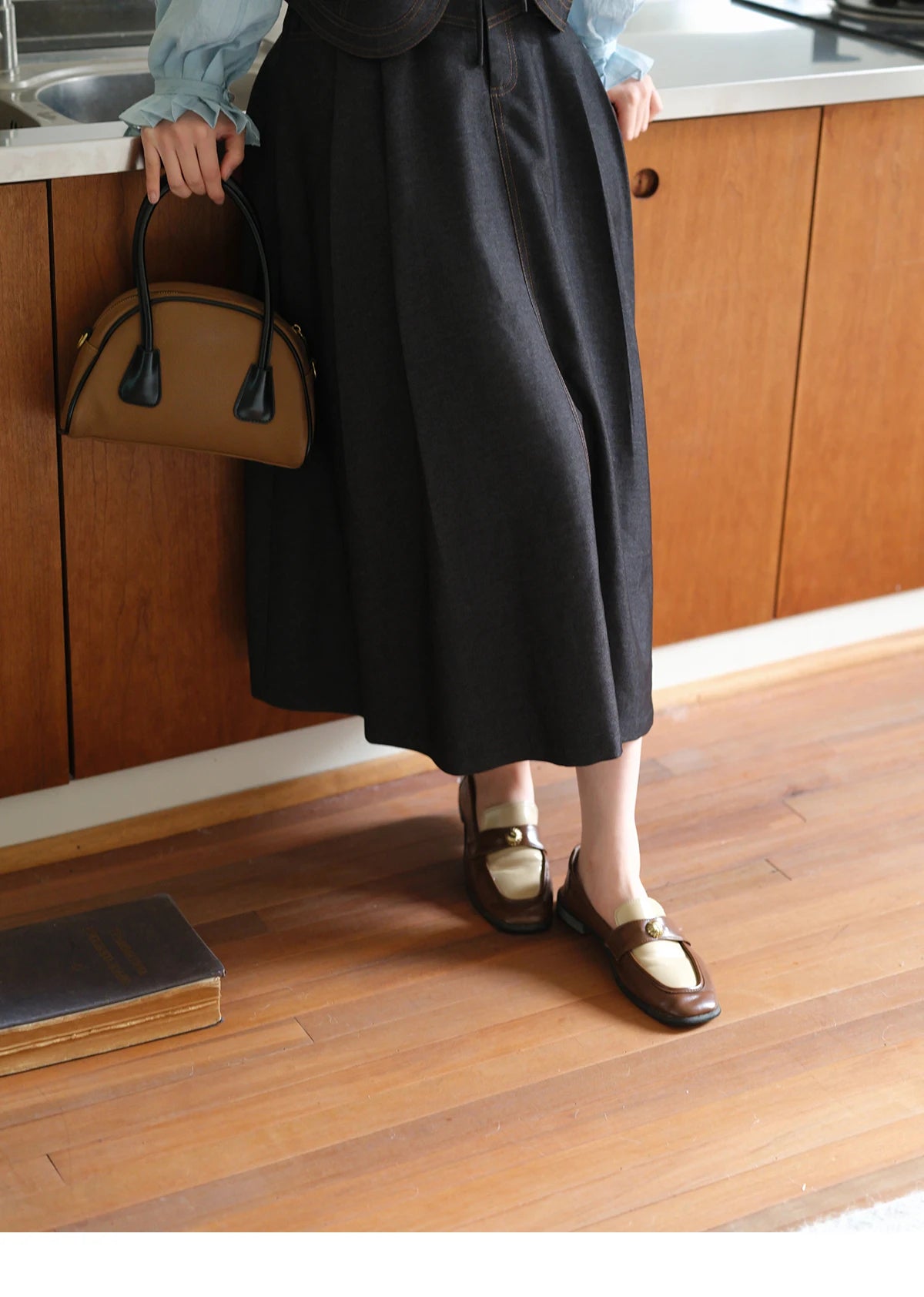 MISHOW Deep Blue Imitation Denim Vest Coat 2025 Autumn Round Neck Lace-up Coat Contrasting Button Single Breasted Top MXE41W0797