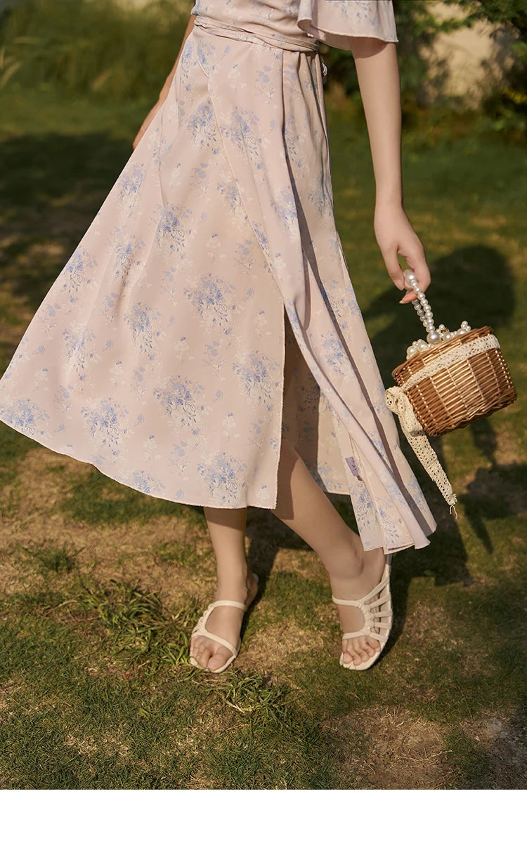 MISHOW Floral Puff Sleeve Dress for Women Summer French A-line V-Neck Lace-up Side Slit Temperament Tea Break Dresses MXC38L1413