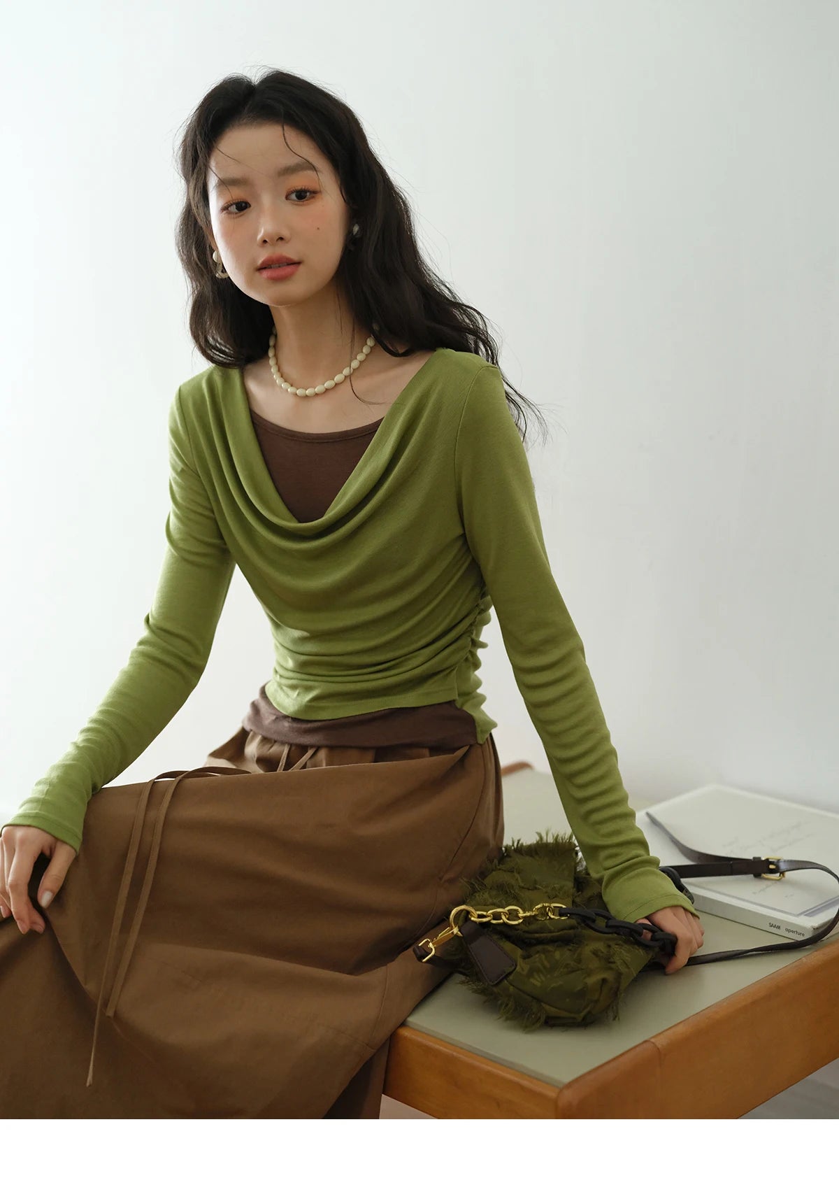 MISHOW Multi Colored Fake Two-piece Knitted Sweater 2025 Autumn Swinging Collar Casual Tops Contrasting Waist Top MXE42Z1341