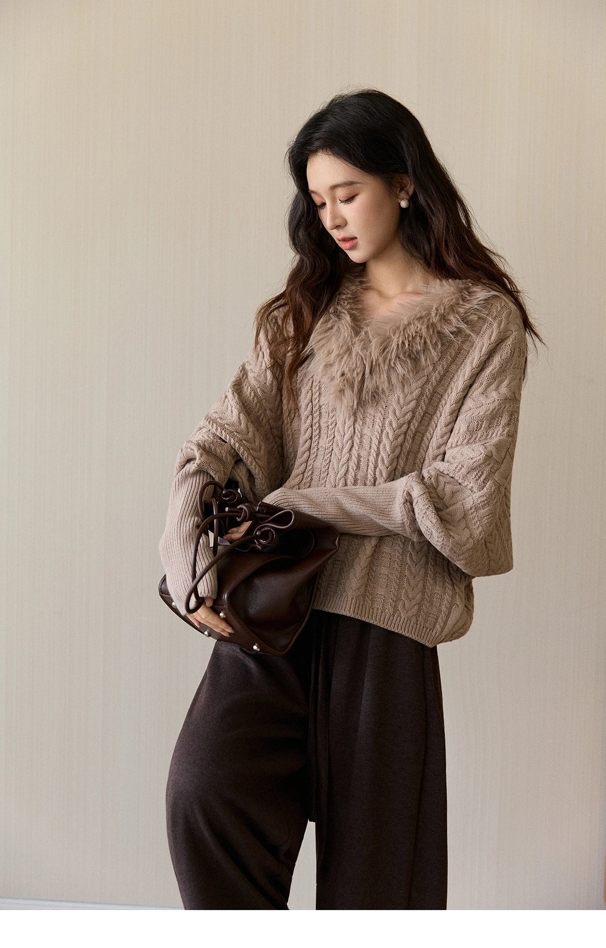 MISHOW Women's Batwing Sleeve KnittedSweater 2025 Winter Faux Fur Collar Cable Knit Puff Sleeve Warm Pullover Tops MXE94Z2985