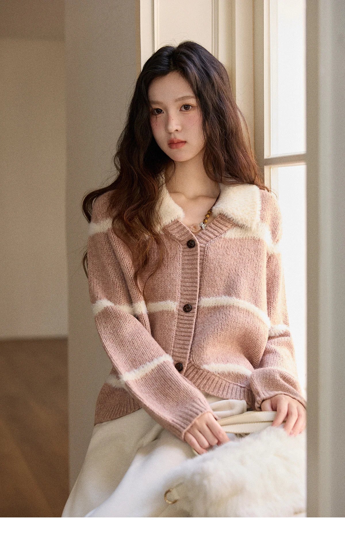 MISHOW Woman Knitted Cardigan 2025 Winter Sweet Style Faux Mink Turn-down Collar Striped Stitching Sweater Commute MXE89Z2668