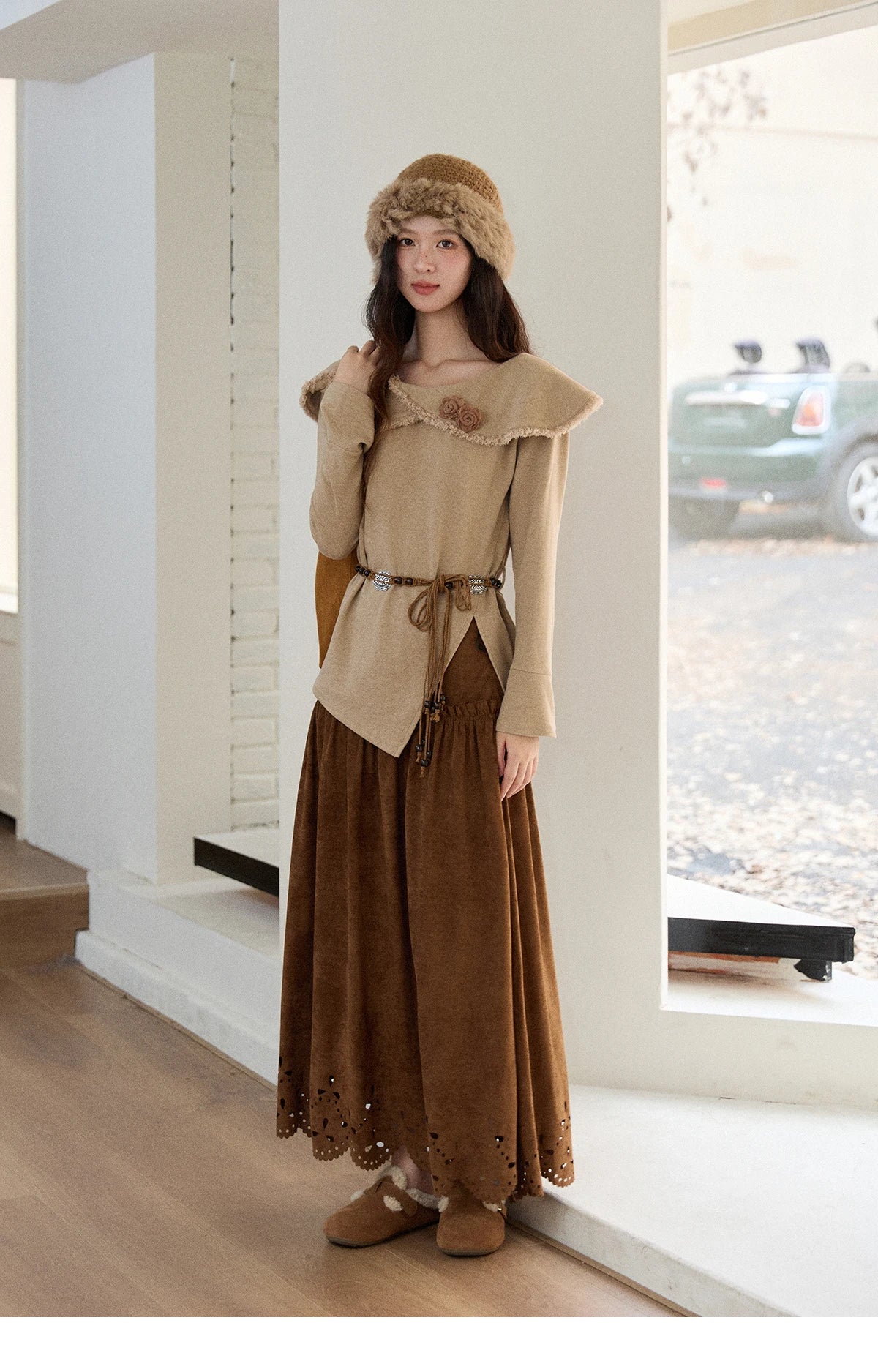 MISHOW  Women's Long-sleeved Tops 2025 Winter Retro Brown Three-dimensional Flower Decoration Round Neck Knitted Tops MXE51Z2593