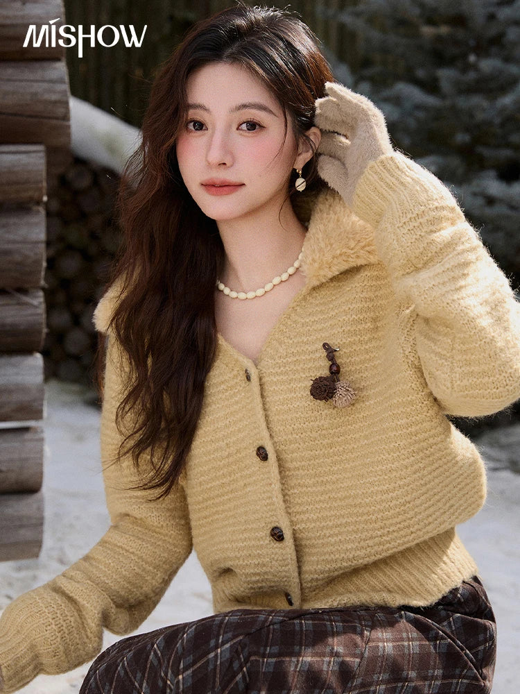 MISHOW Women's V-neck Cardigan 2025 Winter New Loose Single-breasted Sweater Luxurious Design Detachable Fur Collar MXE90Z2758