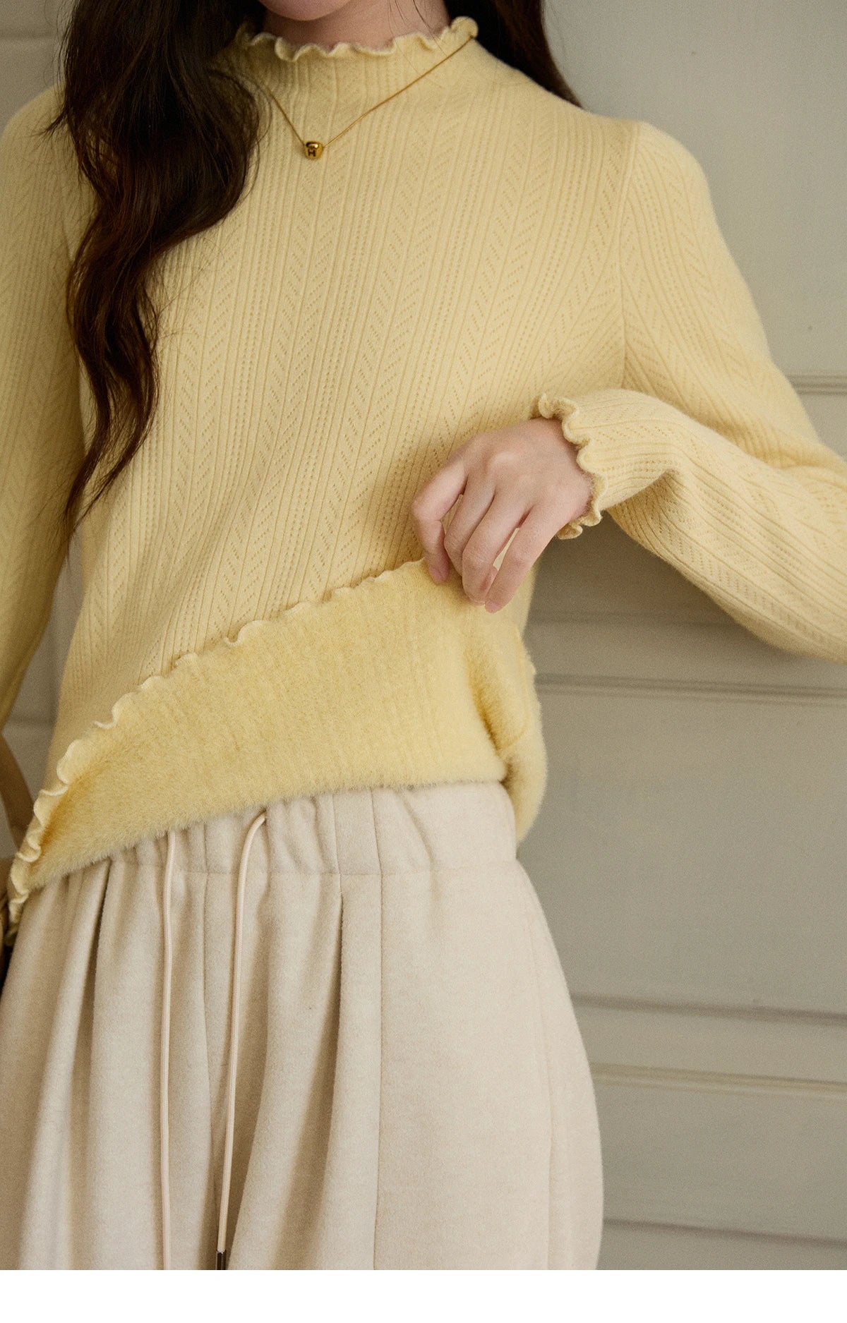 MISHOW Women's One Piece Velvet Thickened Bottom Tops 2025 Winter Versatile Black Fungus Edge Collar Knitted Tops MXE88Z2597