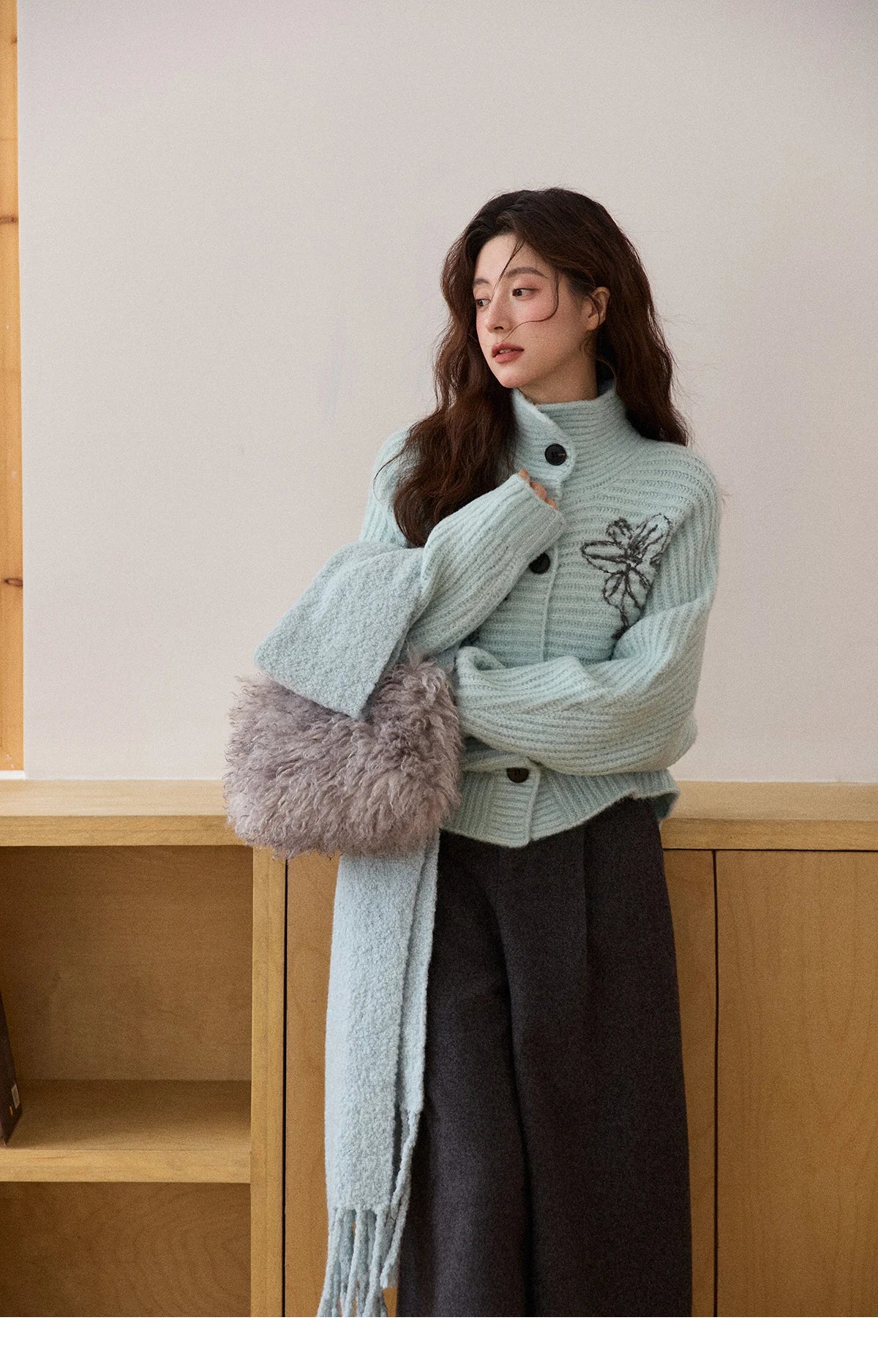 MISHOW Flower Jacquard Knit Cardigan Woman 2025 Winter Retro Luxury Loose Blue Stand-up Collar Outerwear Casual Top MXE86Z2665