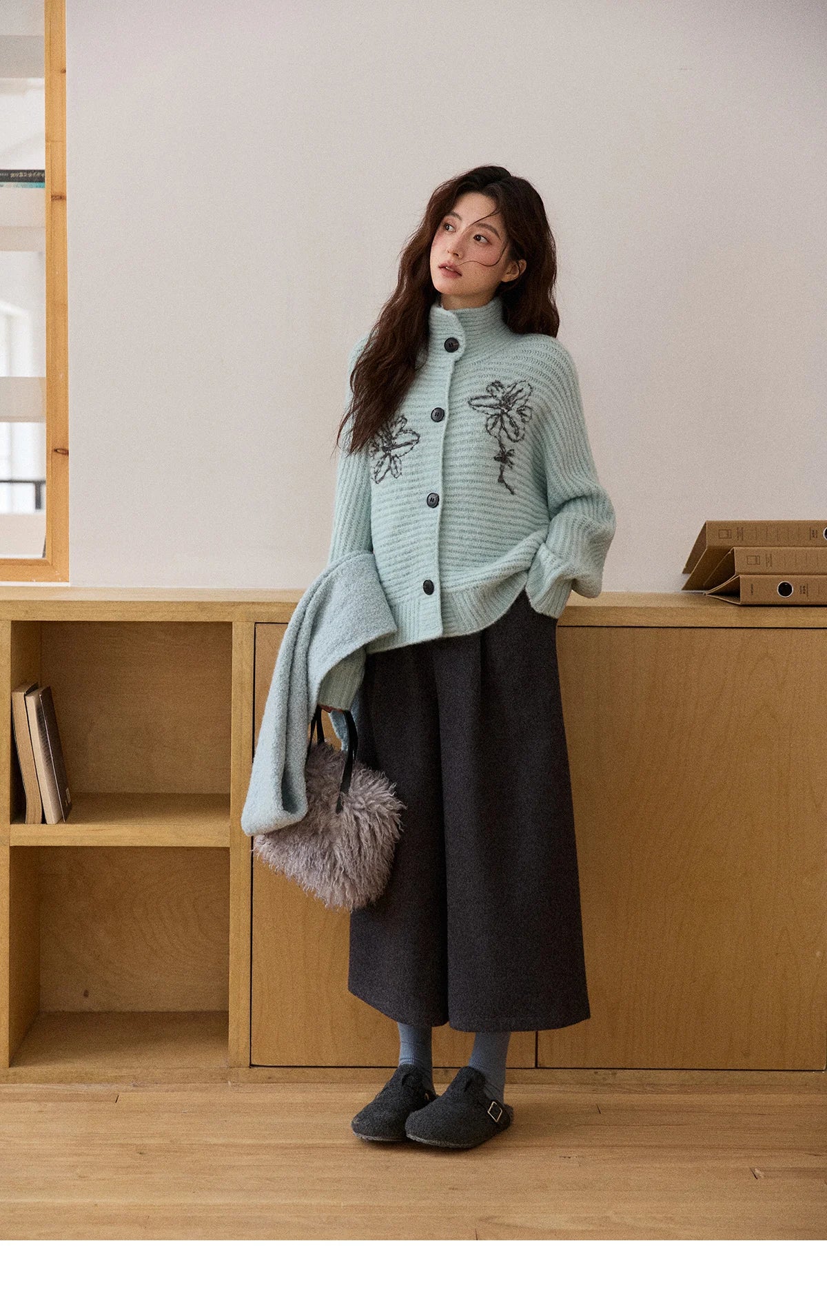 MISHOW Flower Jacquard Knit Cardigan Woman 2025 Winter Retro Luxury Loose Blue Stand-up Collar Outerwear Casual Top MXE86Z2665