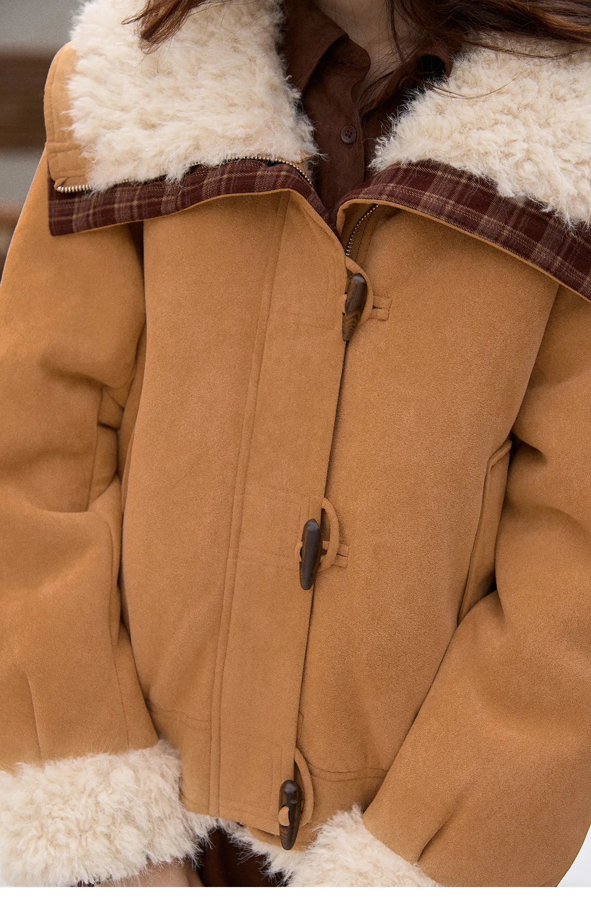 MISHOW Women's Camel Shearling Jacket 2025 Winter Faux Fur Collar Coats Splicing Plaid Horn Button Warm Outerwear MXE91W1002