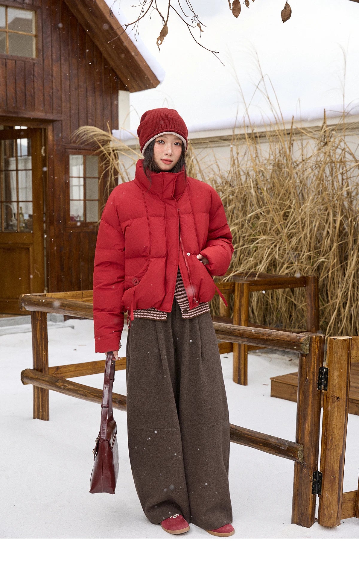 MISHOW Short Down Jacket Women 2025 Winter Fashion Blue Windproof White Duck Down Turn-down Collar Zippered Coat Warm MXE51Y0083