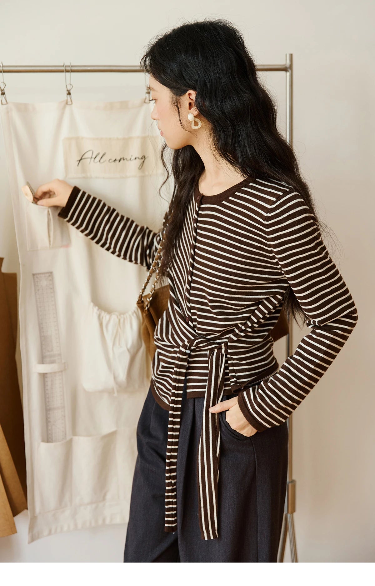 MISHOW Women's Coffee Striped Knitted Top 2025 Autumn Retro Commute Long Sleeves Loose Cardigan Sweater Women Clothes MXE46Z2537