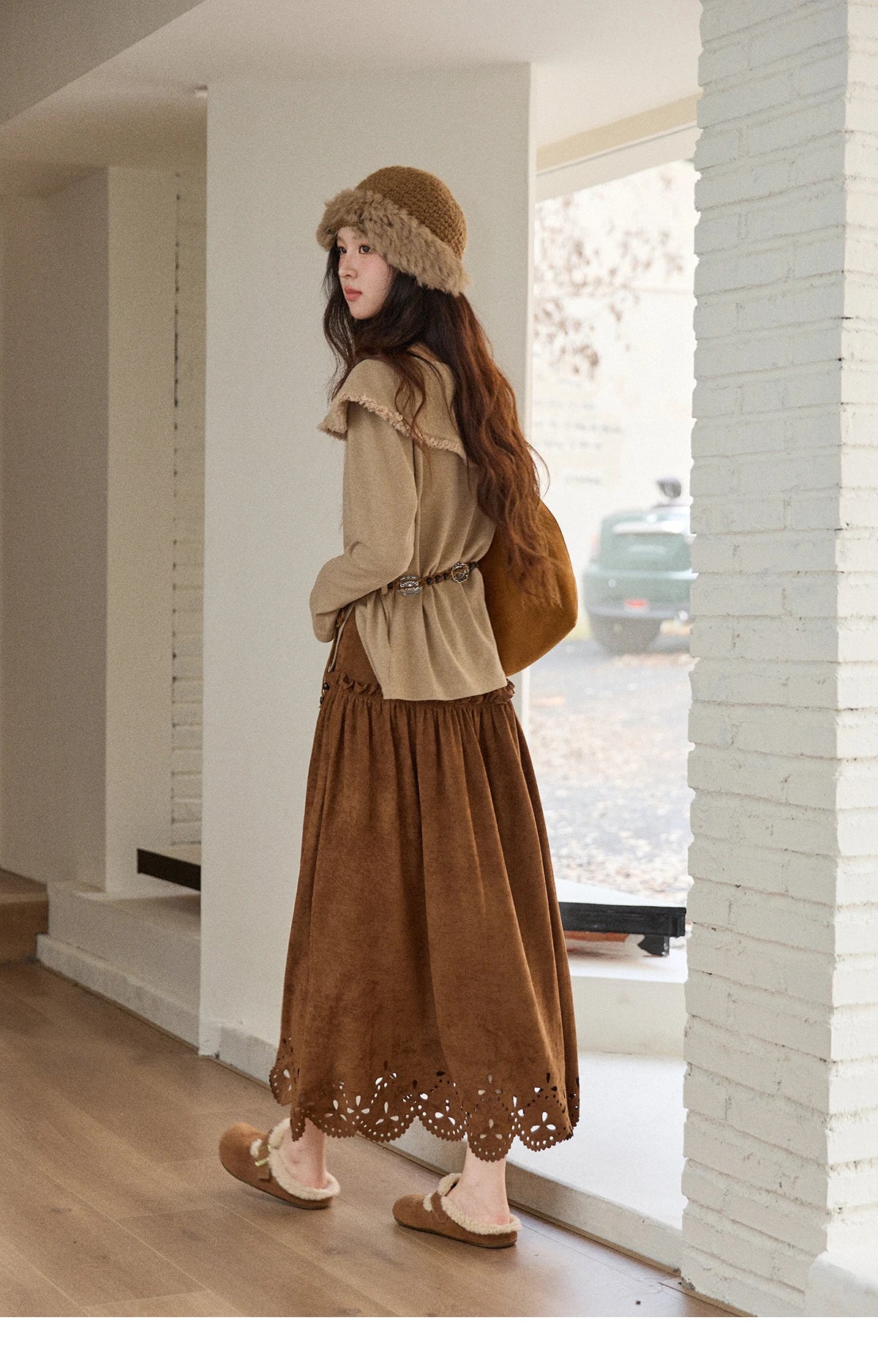 MISHOW  Women's Long-sleeved Tops 2025 Winter Retro Brown Three-dimensional Flower Decoration Round Neck Knitted Tops MXE51Z2593