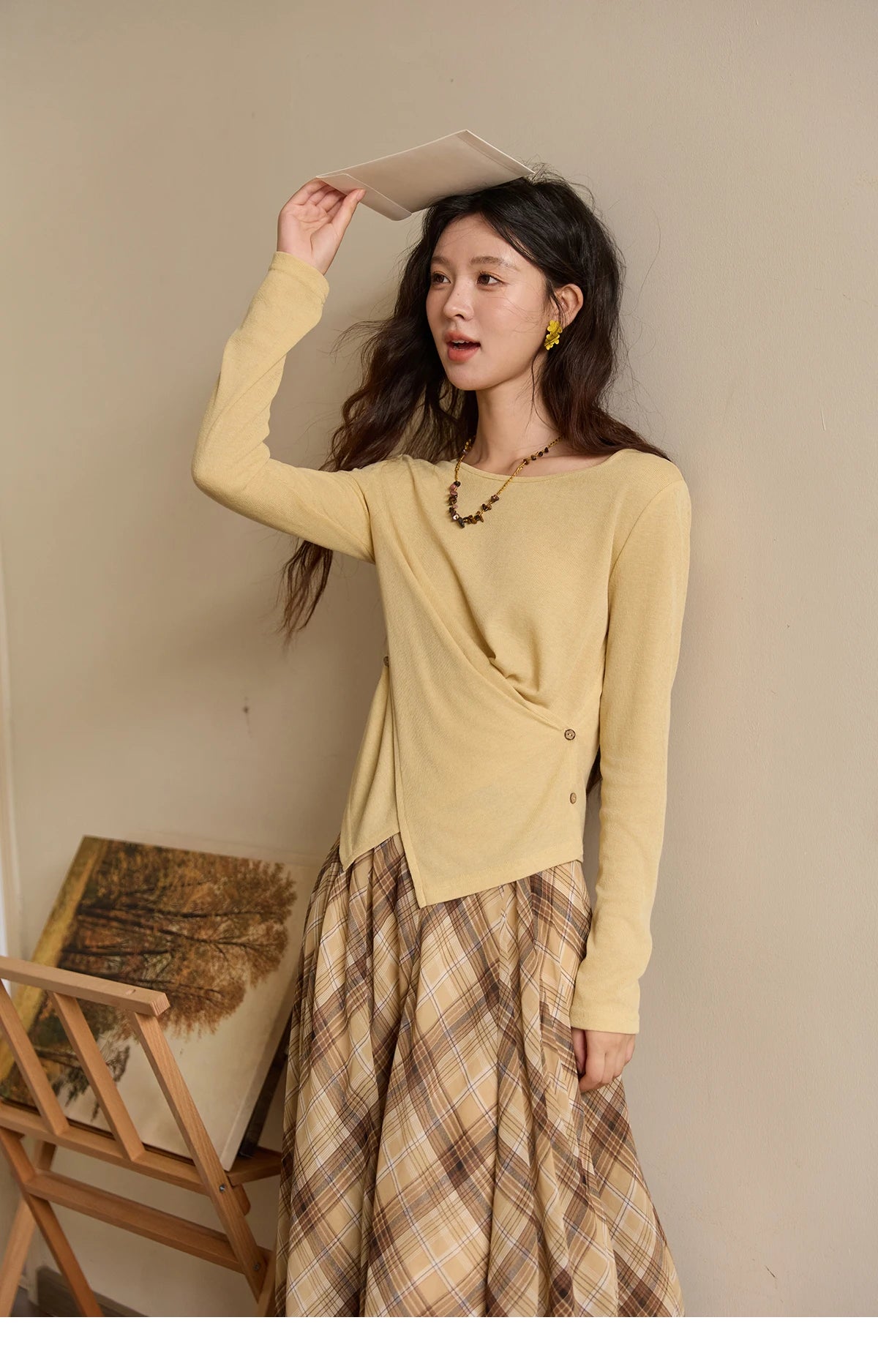 MISHOW Two-color Cross-strap Knitted Top for Women 2025 Autumn Winter New Classic Round Neck Slim Long Sleeves Top MXE43Z1344